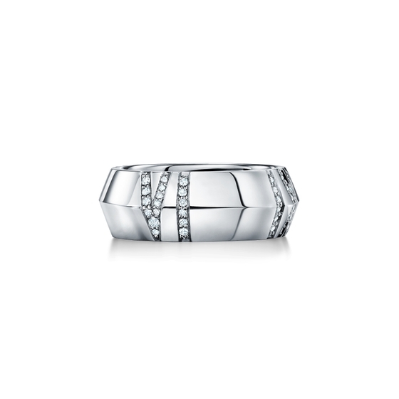 X Closed Wide Ring in White Gold with Diamonds, 7.5 mm Wide