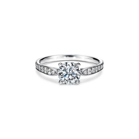 Tiffany Harmony™ Round Brilliant Engagement Ring with a Diamond Platinum Band