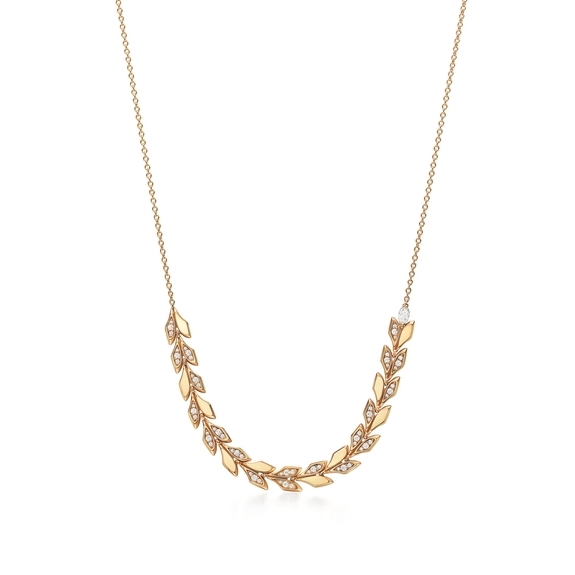 Vine East West Pendant in Yellow Gold with Diamonds