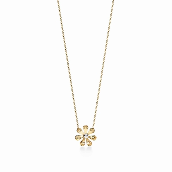 Daisy Pendant in 18k Gold and Sterling Silver