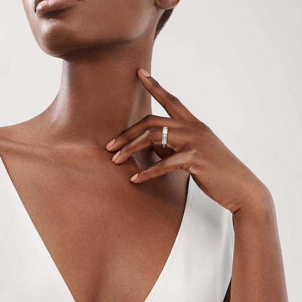 Narrow Diamond Ring
