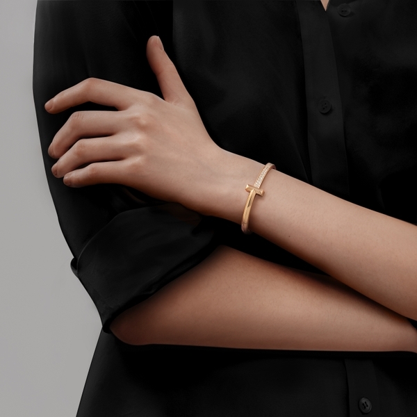 T1 Wide Diamond Hinged Bangle
