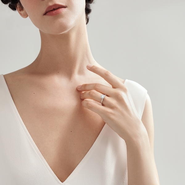The Tiffany® Setting Engagement Ring in Platinum