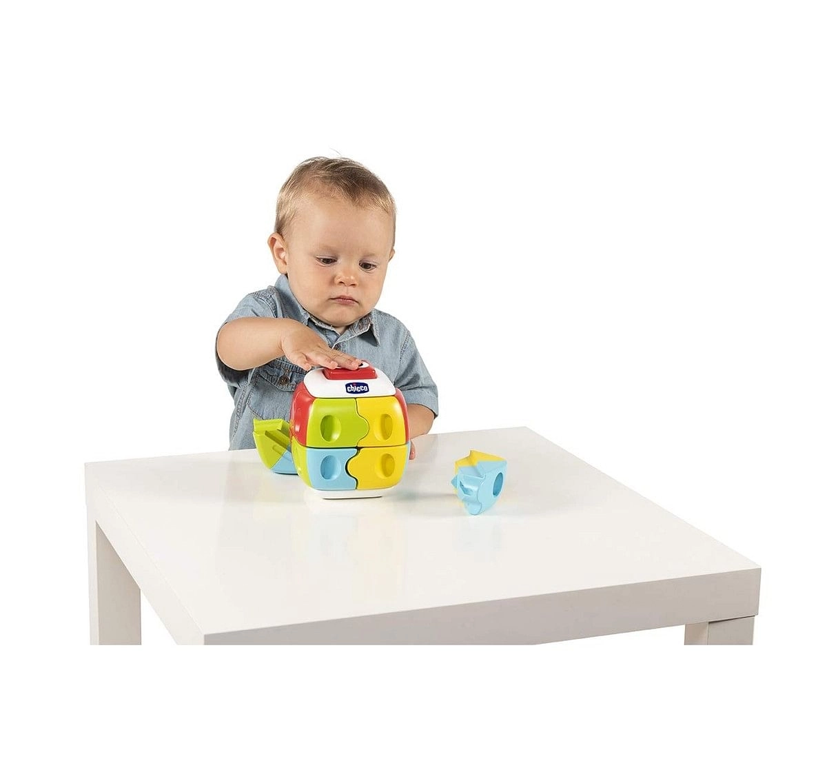 Chicco 2 IN 1 Q-Bricks Puzzle Toy for Kids age 18M + 