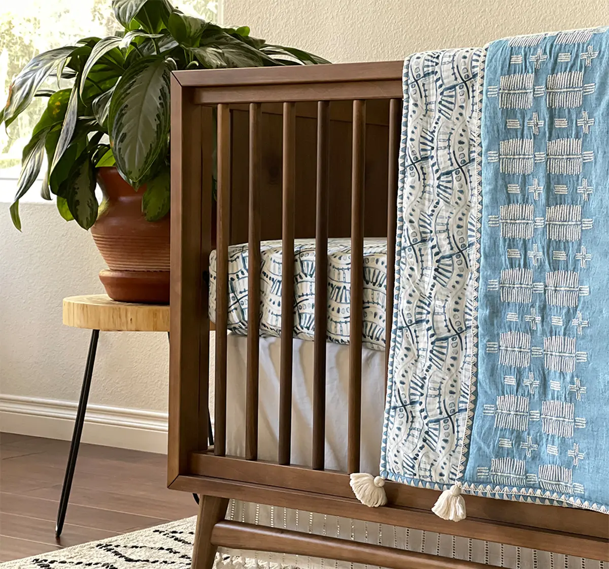 Crane Baby Caspian Collection Crib Sheet Indigo0Y+ Blue