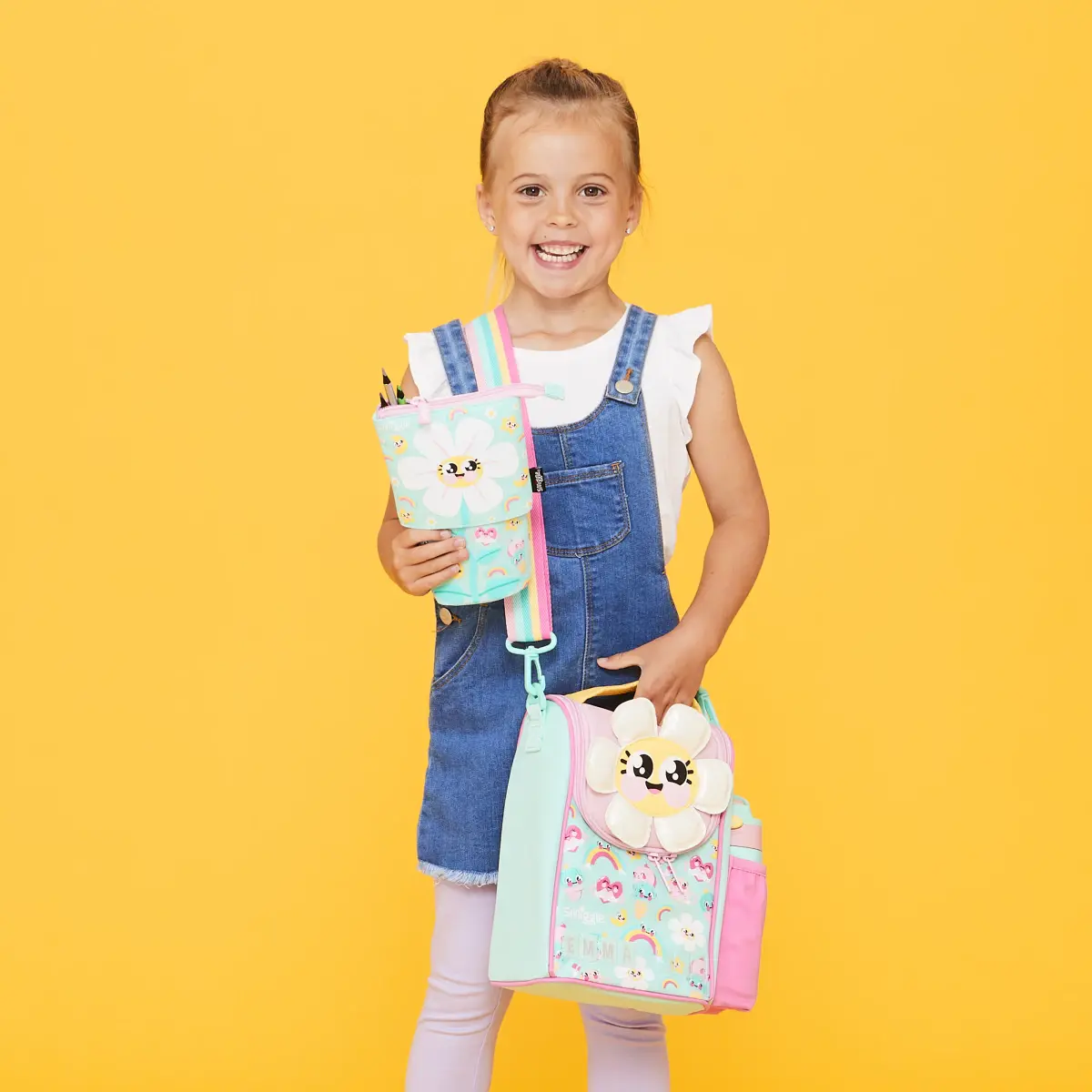 Smiggle Movin' Lunch Box Bento, Medium, Mint, 3Y+