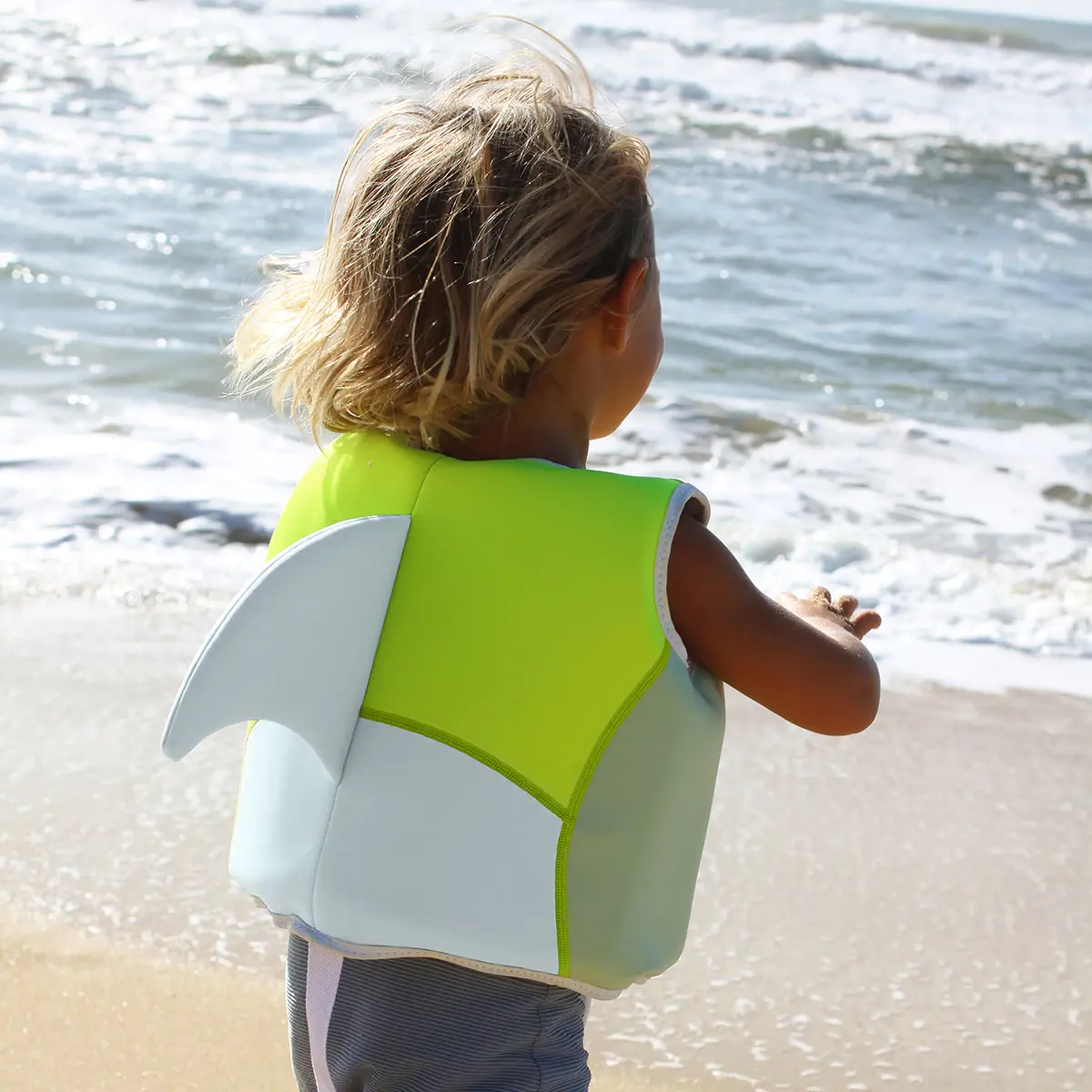 SUNNYLiFE Swim Vest 2-3 Shark Tribe Blue Neon Citrus, Sports Accessories, 3Y+