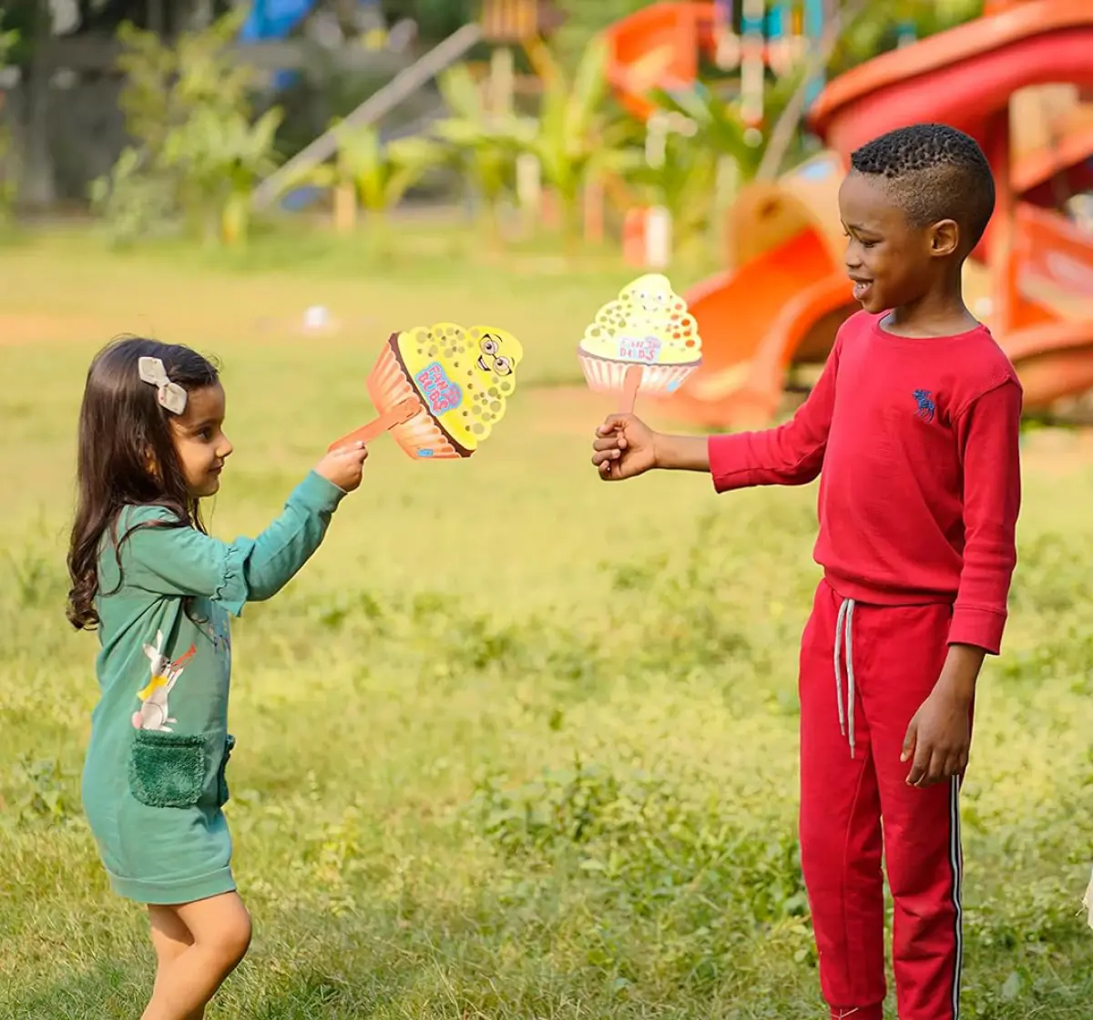 Bubble Magic Fan Bubs Cupcake Bubble Solution Muticolour For Kids of Age 3Y+, Multicolour