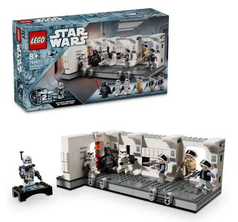 LEGO Star Wars Boarding the Tantive IV Set 75387 (1212 Pieces)