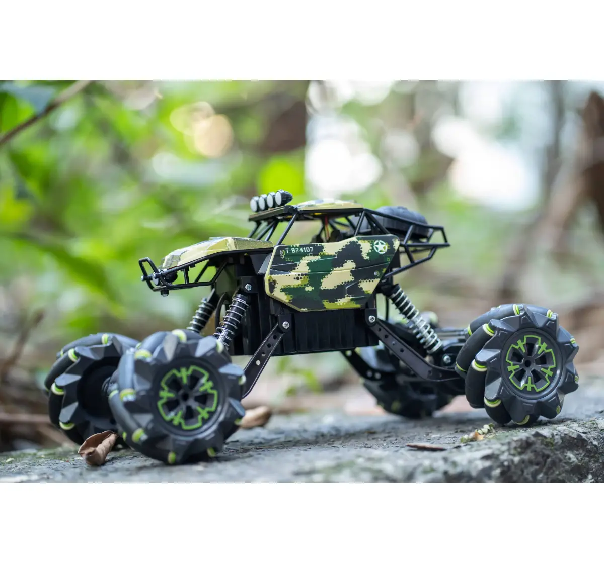 Fundle Trooper Remote Control Car, Rechargeable Sound Effects with LED Lights, Battery Operated RC Car, Army Green, 4Y+