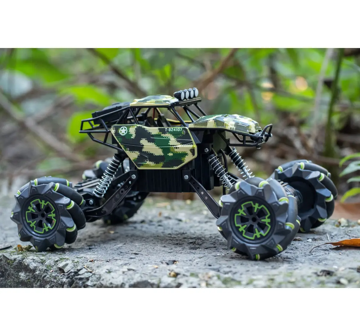 Fundle Trooper Remote Control Car, Rechargeable Sound Effects with LED Lights, Battery Operated RC Car, Army Green, 4Y+