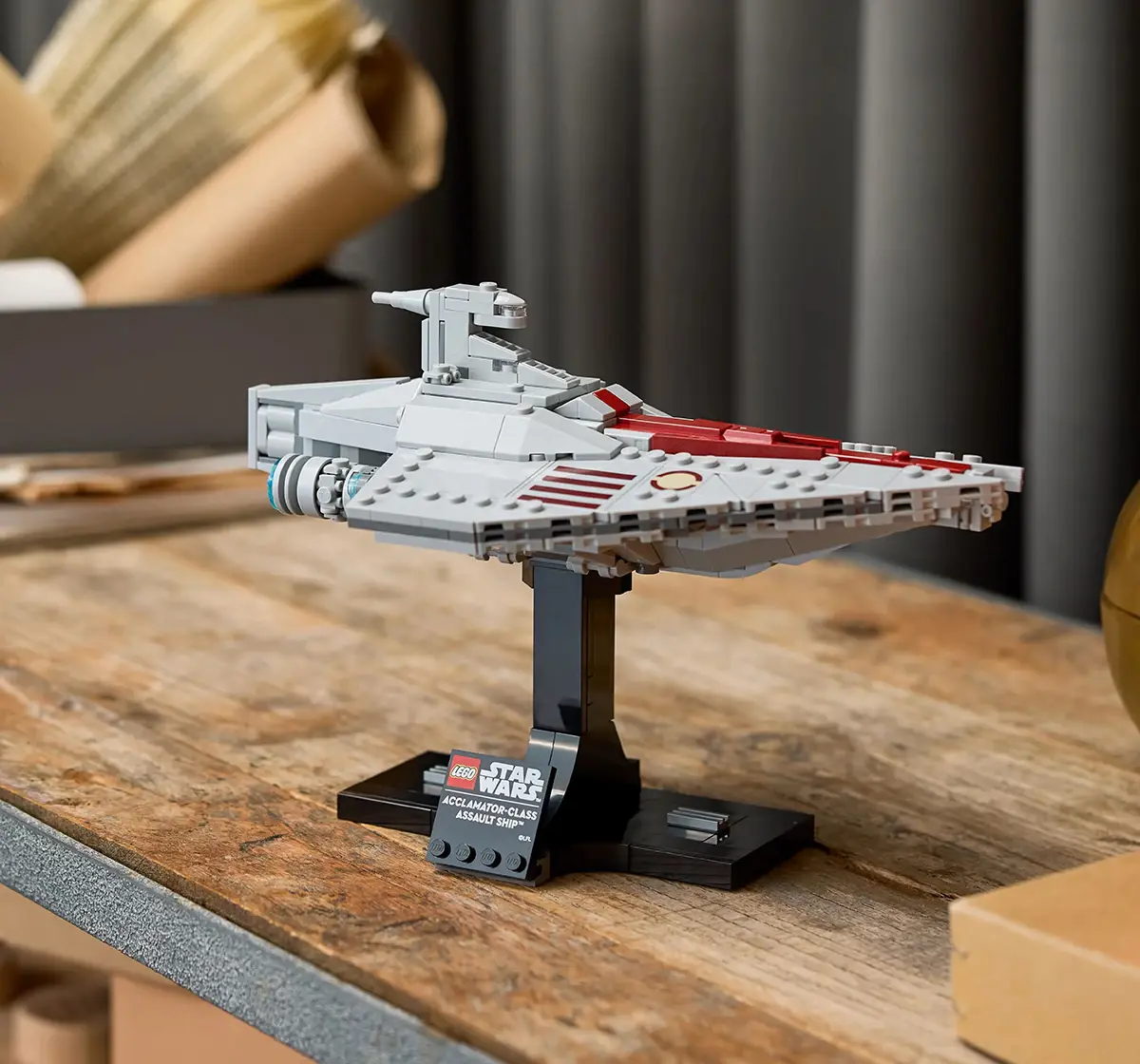 LEGO Star Wars Acclamator-Class Assault Ship, Buildable Starship Model 75404 Building Blocks for 18Y+