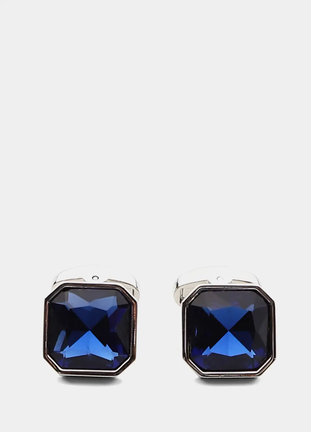 https://cdn.pixelbin.io/v2/black-bread-289bfa/hjn_19/original/product/410480067001/665/410480067001_4_6994.webp