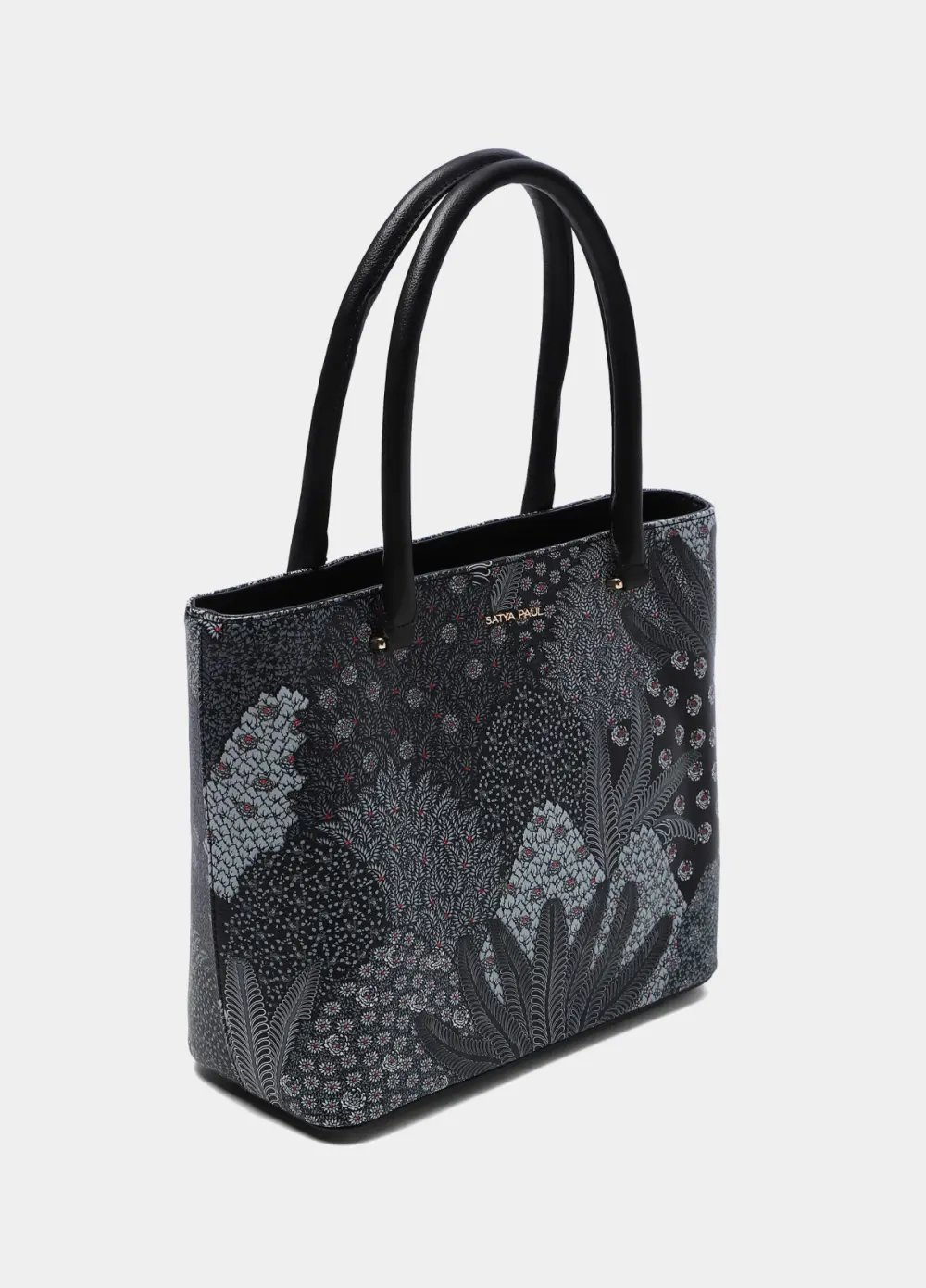 https://cdn.pixelbin.io/v2/black-bread-289bfa/hjn_19/original/product/410480174001/665/410480174001_3_9646.webp