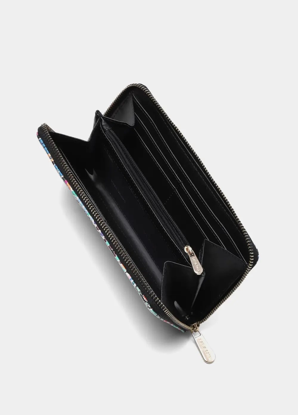 https://cdn.pixelbin.io/v2/black-bread-289bfa/hjn_19/original/product/410480184001/665/410480184001_4_1883.webp