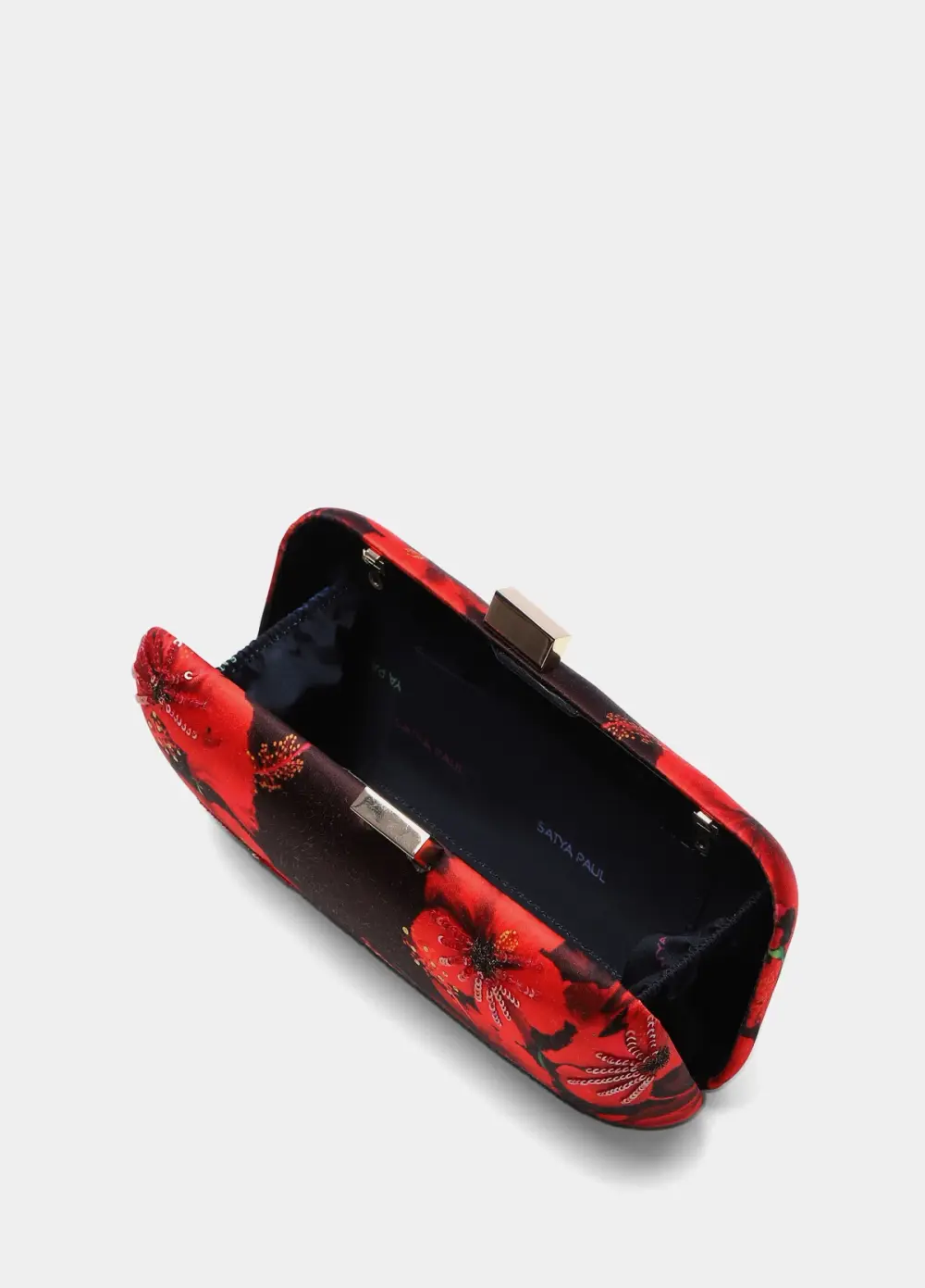 https://cdn.pixelbin.io/v2/black-bread-289bfa/hjn_19/original/product/410480422001/665/410480422001_4_1319.webp