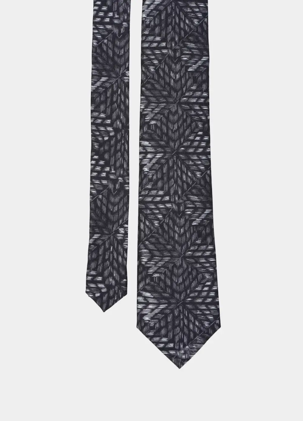 https://cdn.pixelbin.io/v2/black-bread-289bfa/hjn_19/original/product/410480578001/665/410480578001_5_5959.webp