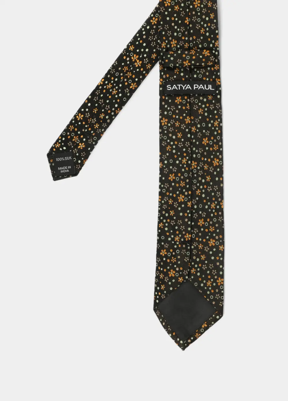 https://cdn.pixelbin.io/v2/black-bread-289bfa/hjn_19/original/product/410481032001/665/410481032001_2_1366.webp