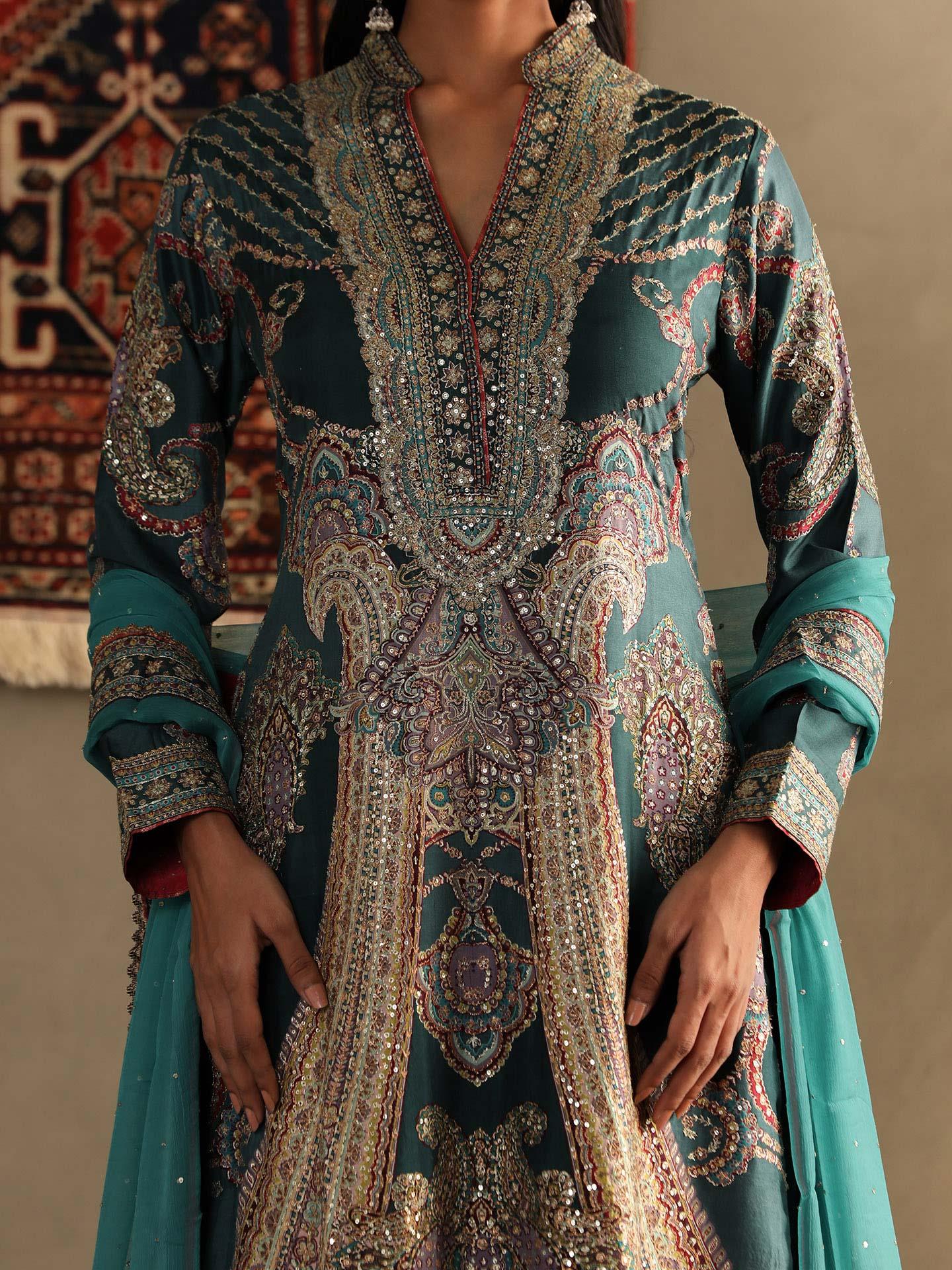 タグ付き未使用品　刺繍華やか　RITUKUMAR リトゥクマール　インド　緑 Red & Mustard Romantic Flower Floral Embroidered Suit Set