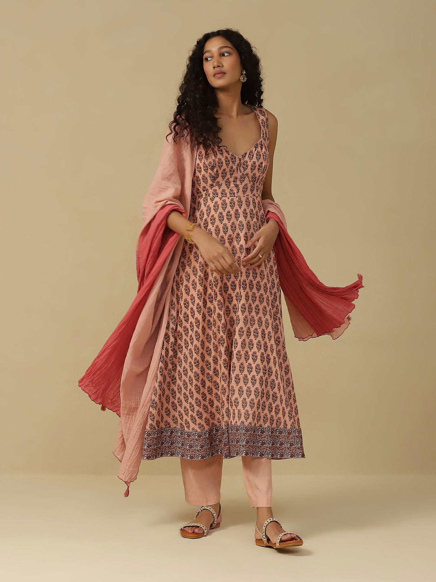 タグ付き未使用品　刺繍華やか　RITUKUMAR リトゥクマール　インド　緑 Ritu Kumar® Official Site | India | Designer Women Clothing