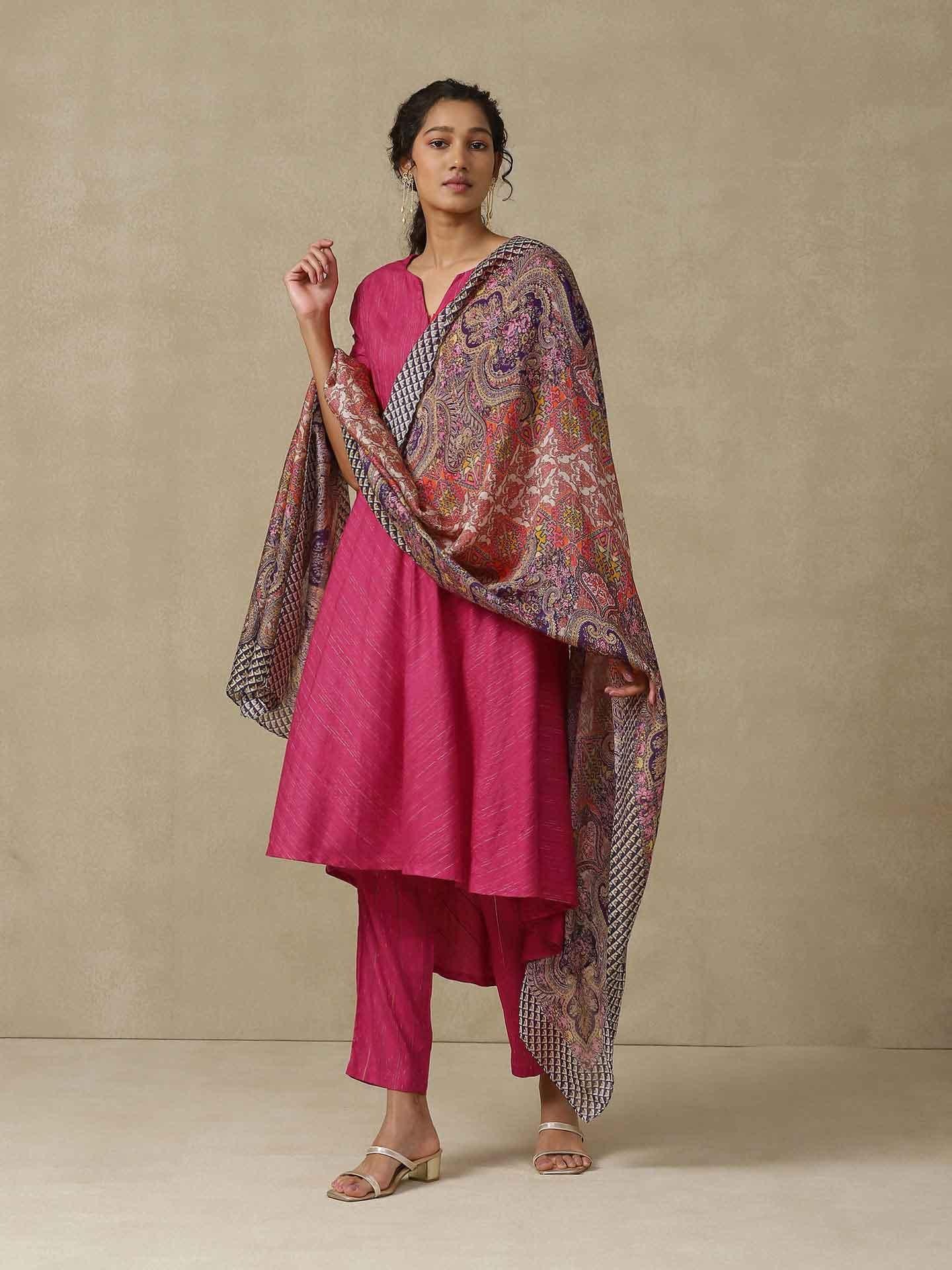 Fuschia Paasbaan Suit Set