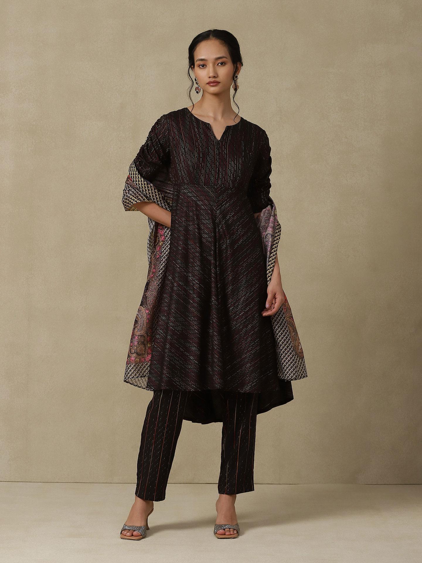 Black Paasbaan Suit Set
