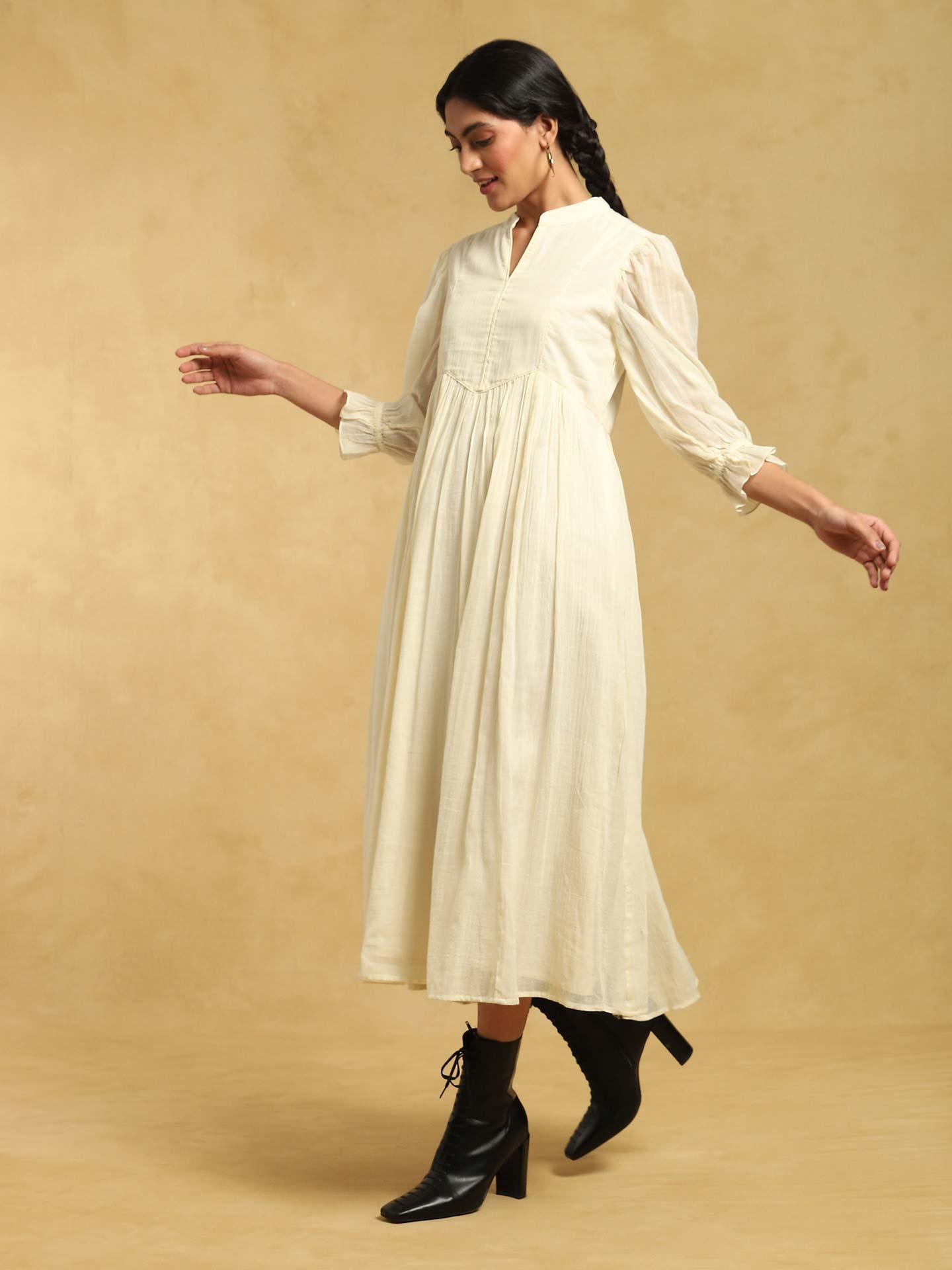 7400129 Off-White Patterned Dress