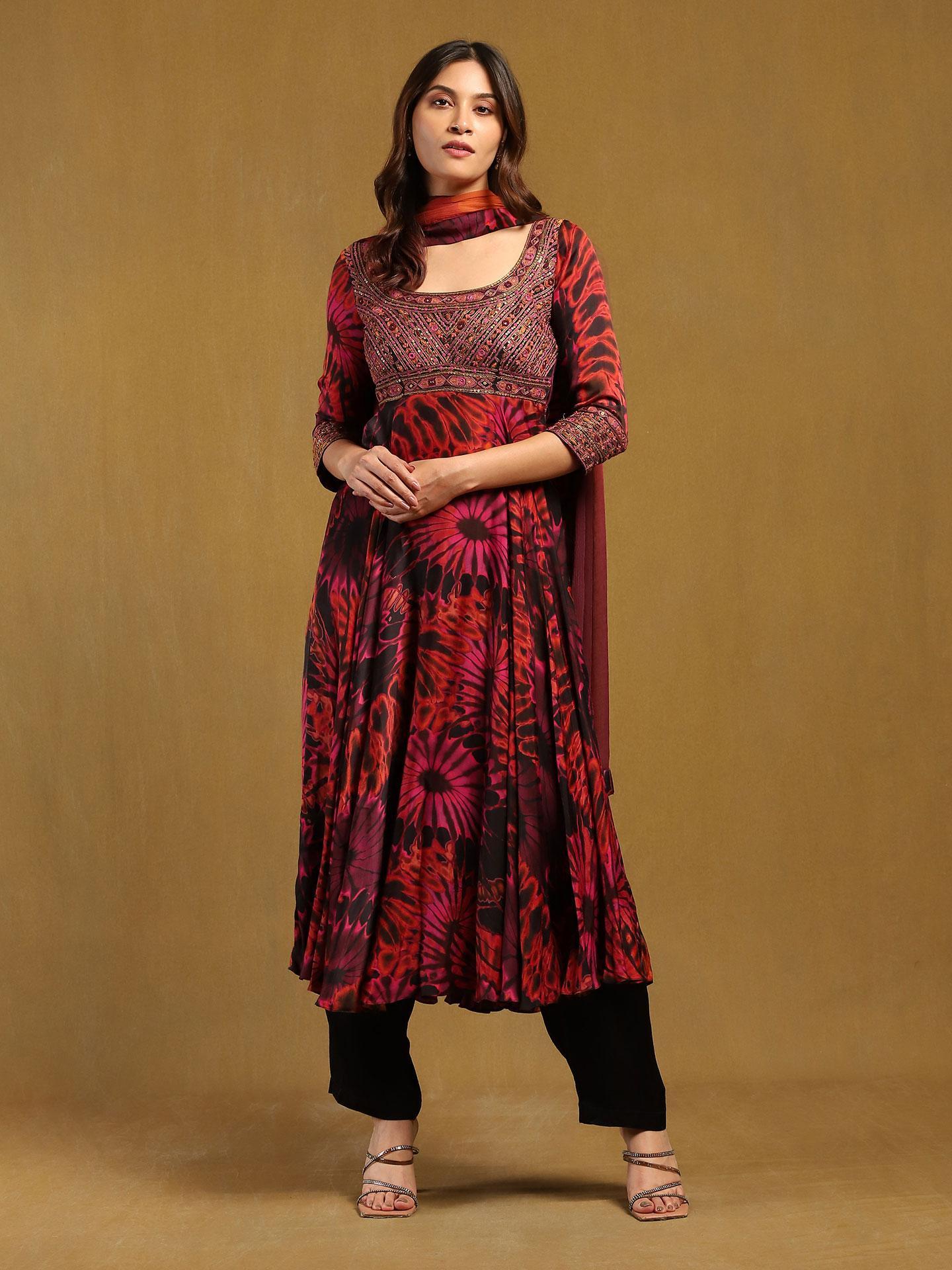 Buy Green Embroidered Kurti And Dhoti Set | KALKI Fashion Global