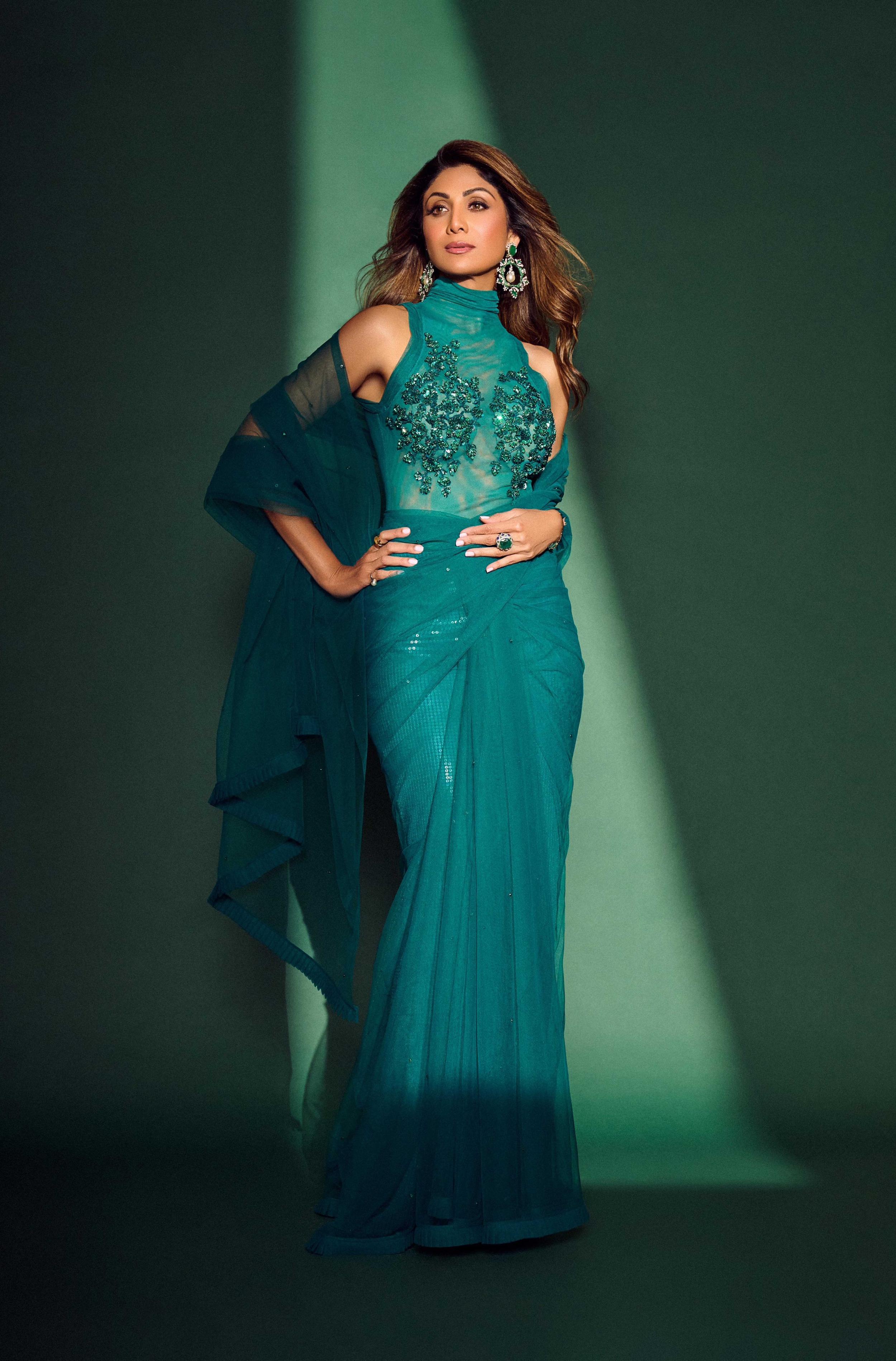 Shilpa shetty saree gown online sale