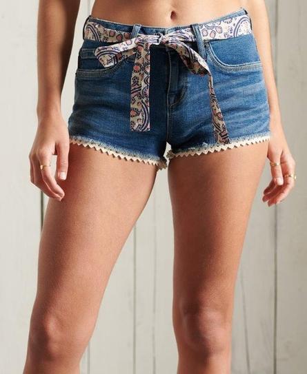 LACE HOT SHORT