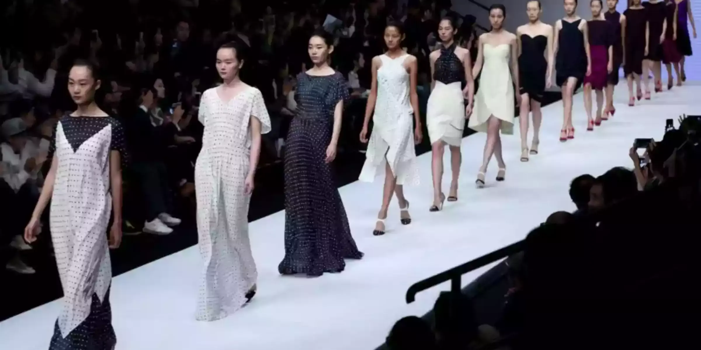 Menambahkan Sentuhan Berkualitas Tinggi dengan Catwalk