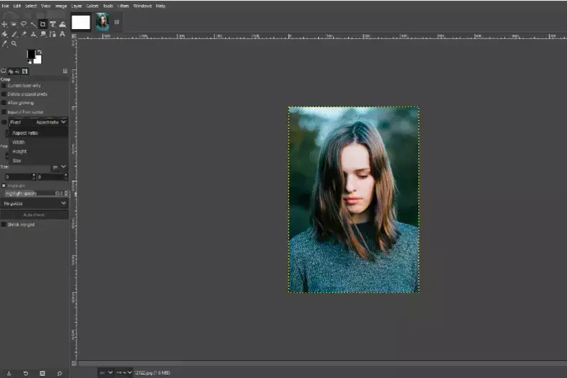 Step 3 - In the Width and Height fields, enter the new dimensions you want for your image. Check the "Keep aspect ratio" option, so your image doesn't become distorted. Always keep accordingly.