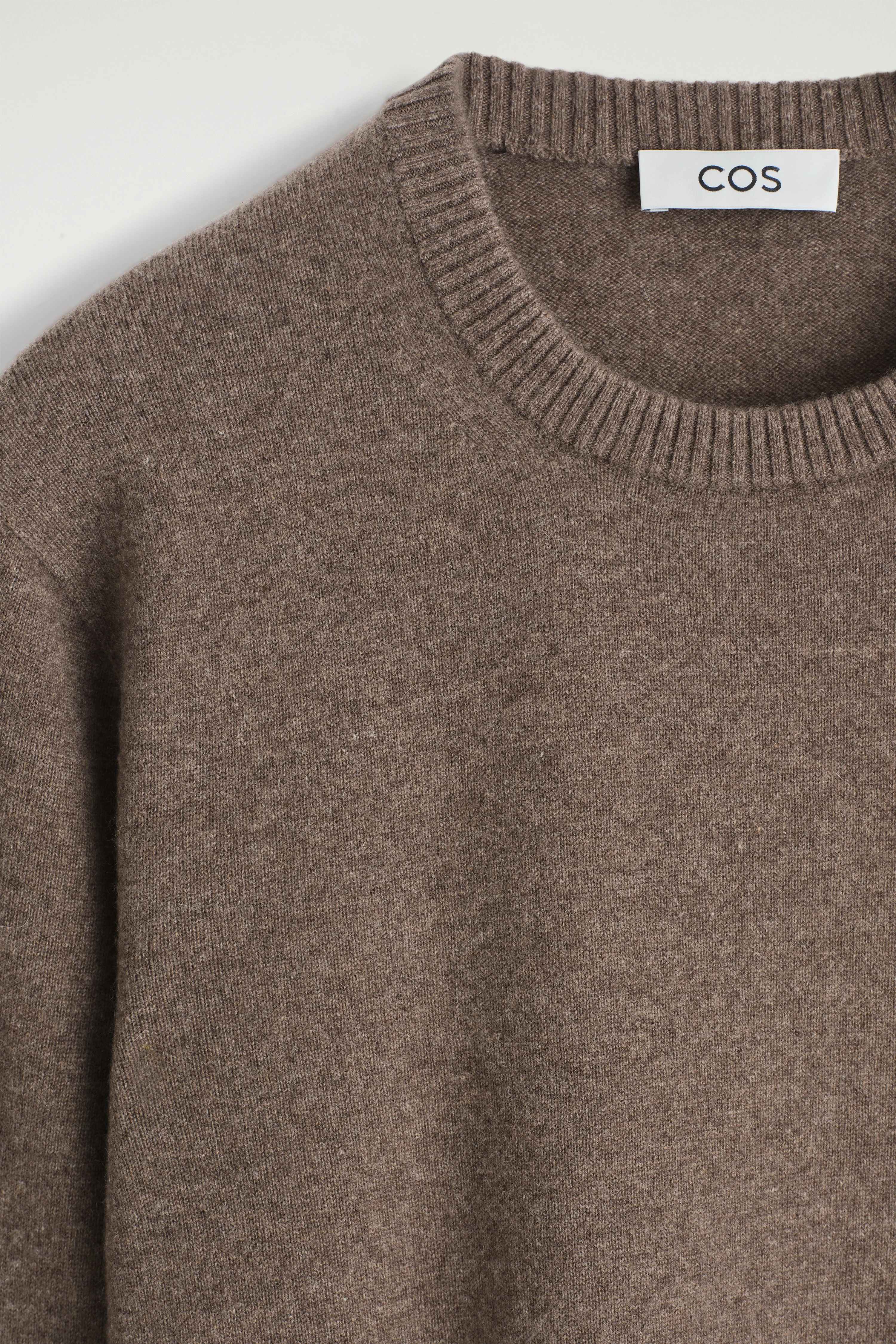 SEAMLESS PURE CASHMERE CREW-NECK JUMPER - 3