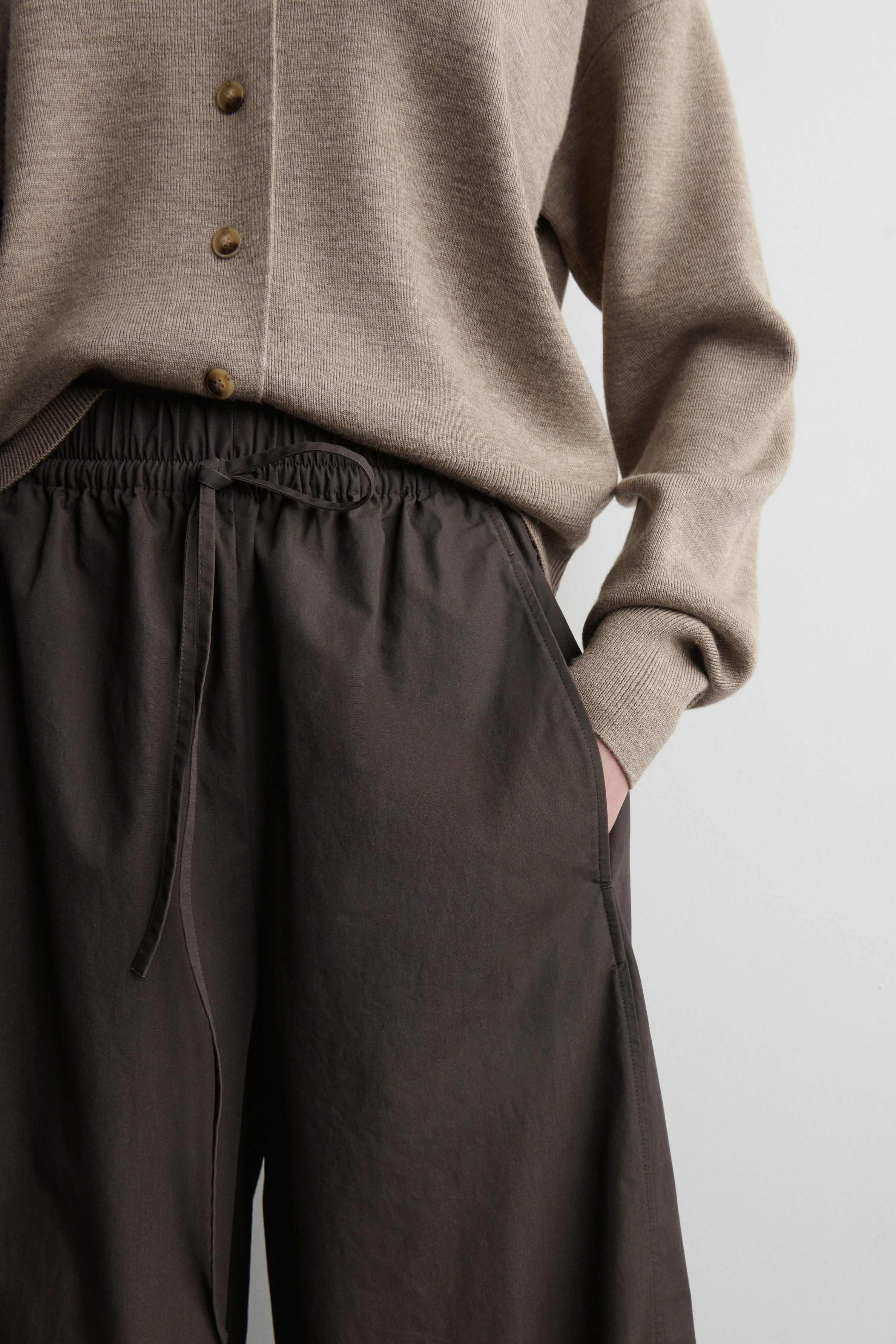 ELASTICATED BARREL-LEG TROUSERS - 3
