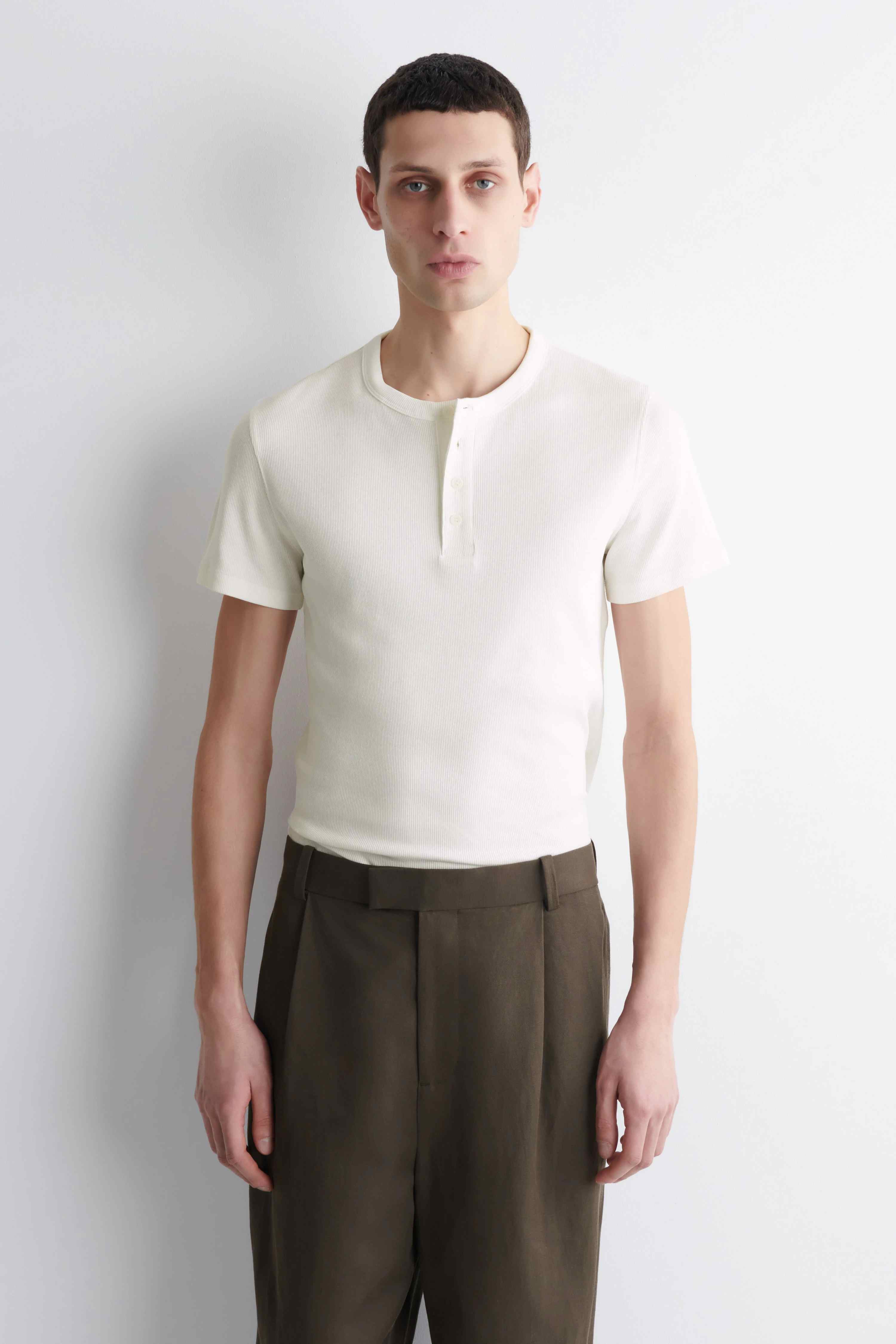SLIM-FIT RIBBED HENLEY T-SHIRT