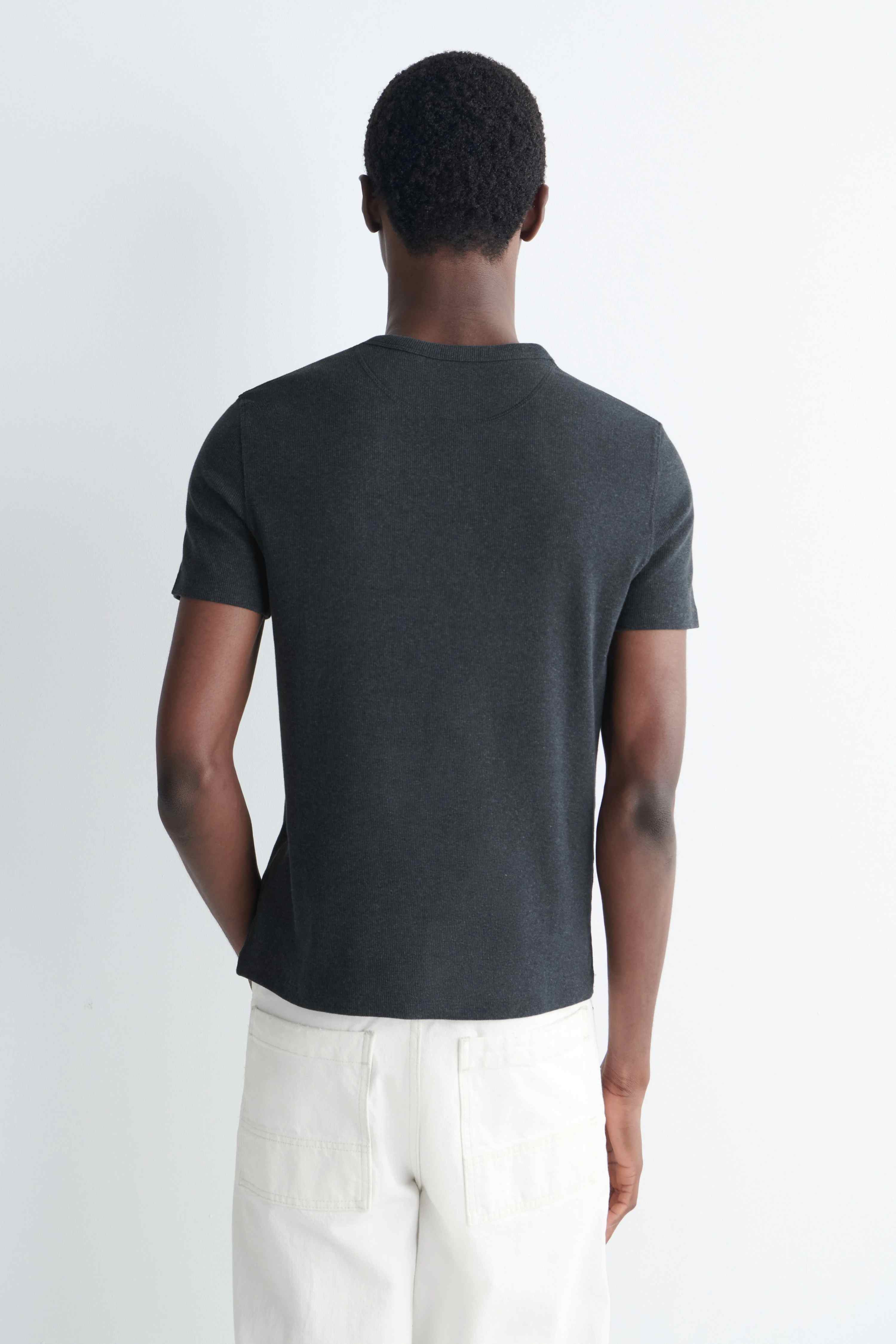 SLIM-FIT RIBBED HENLEY T-SHIRT