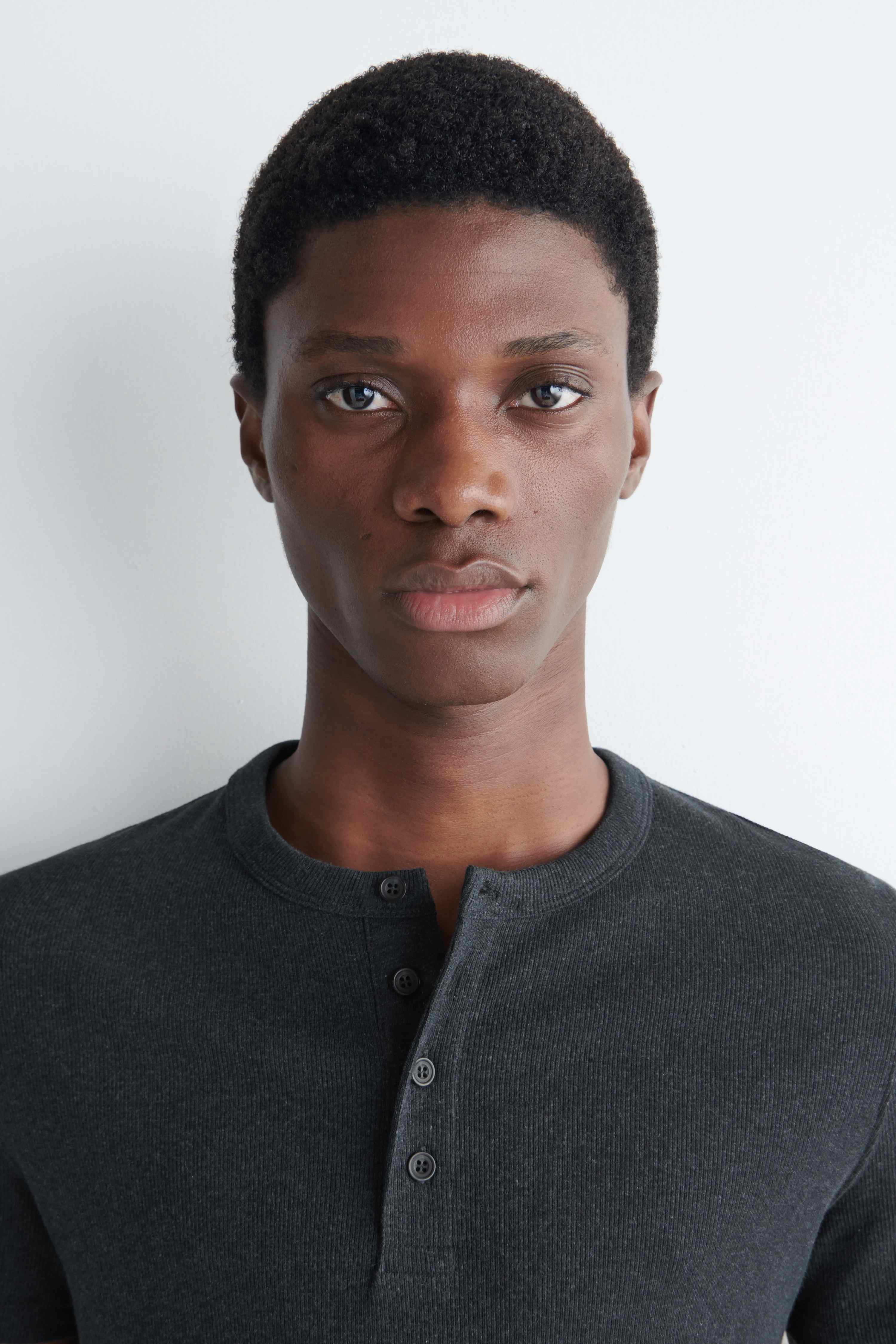SLIM-FIT RIBBED HENLEY T-SHIRT - 5