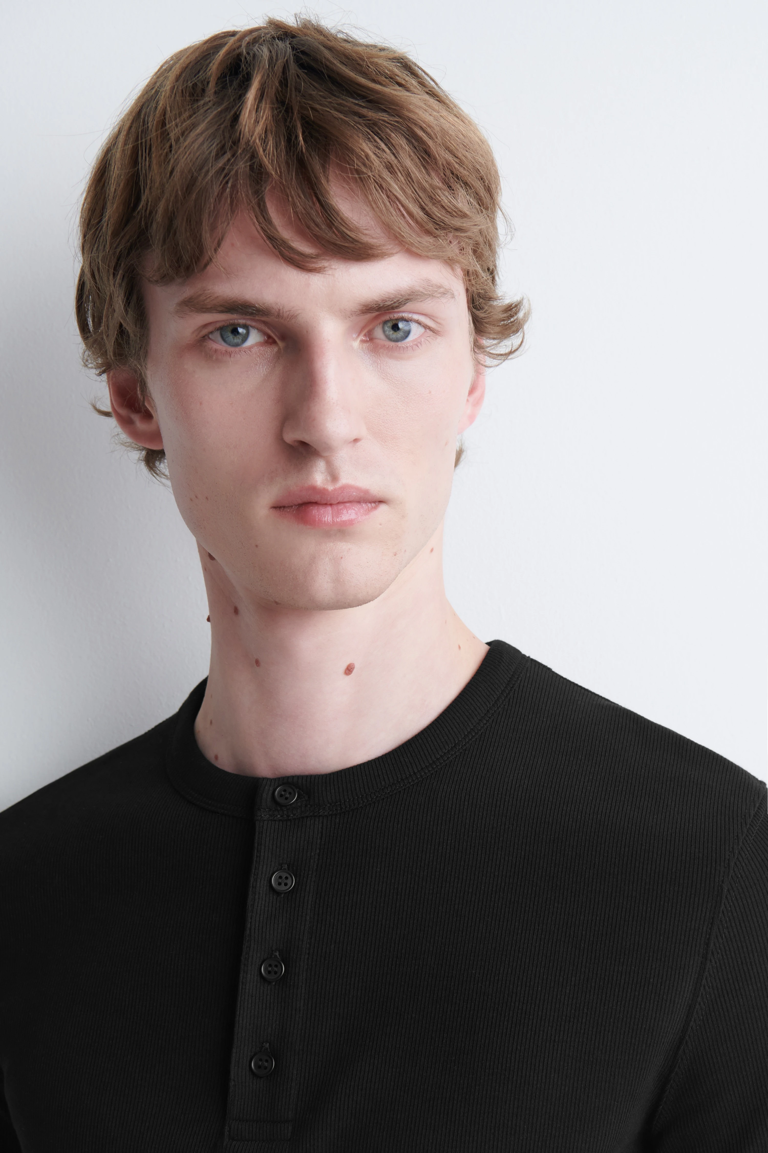 SLIM-FIT RIBBED HENLEY T-SHIRT - 5