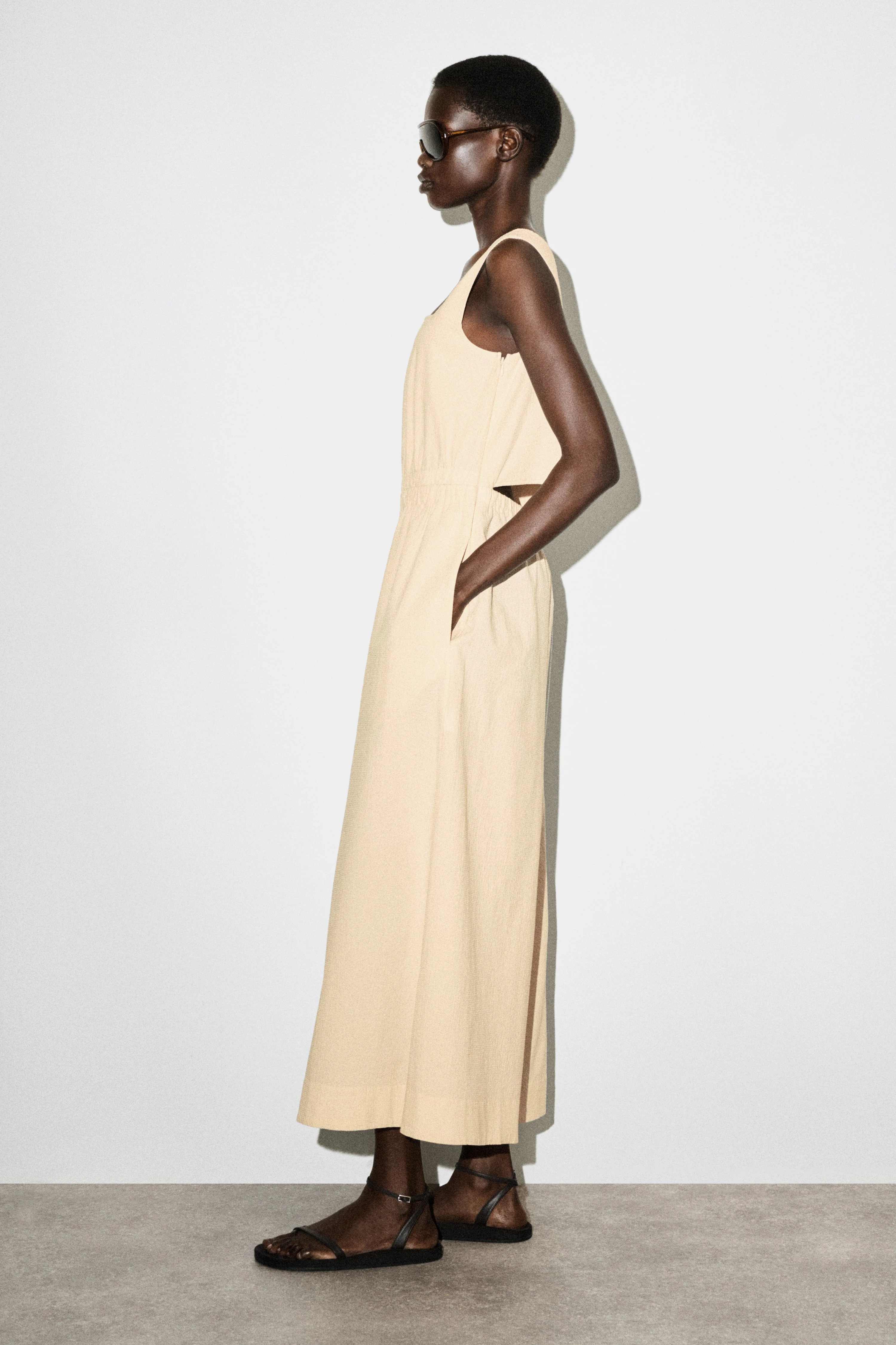 OPEN-BACK SEERSUCKER WIDE-LEG JUMPSUIT - 5