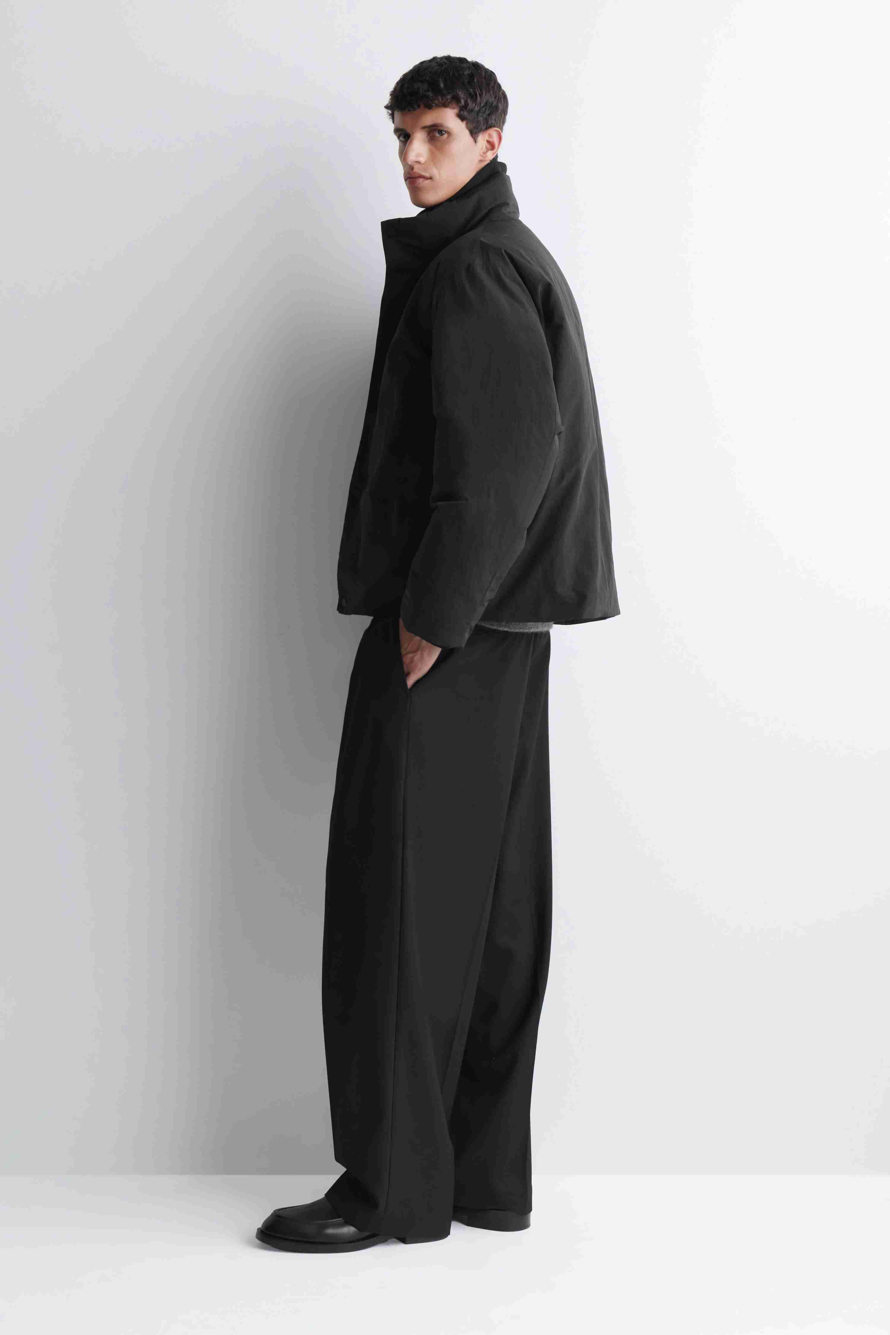 PADDED FUNNEL-NECK DOWN JACKET