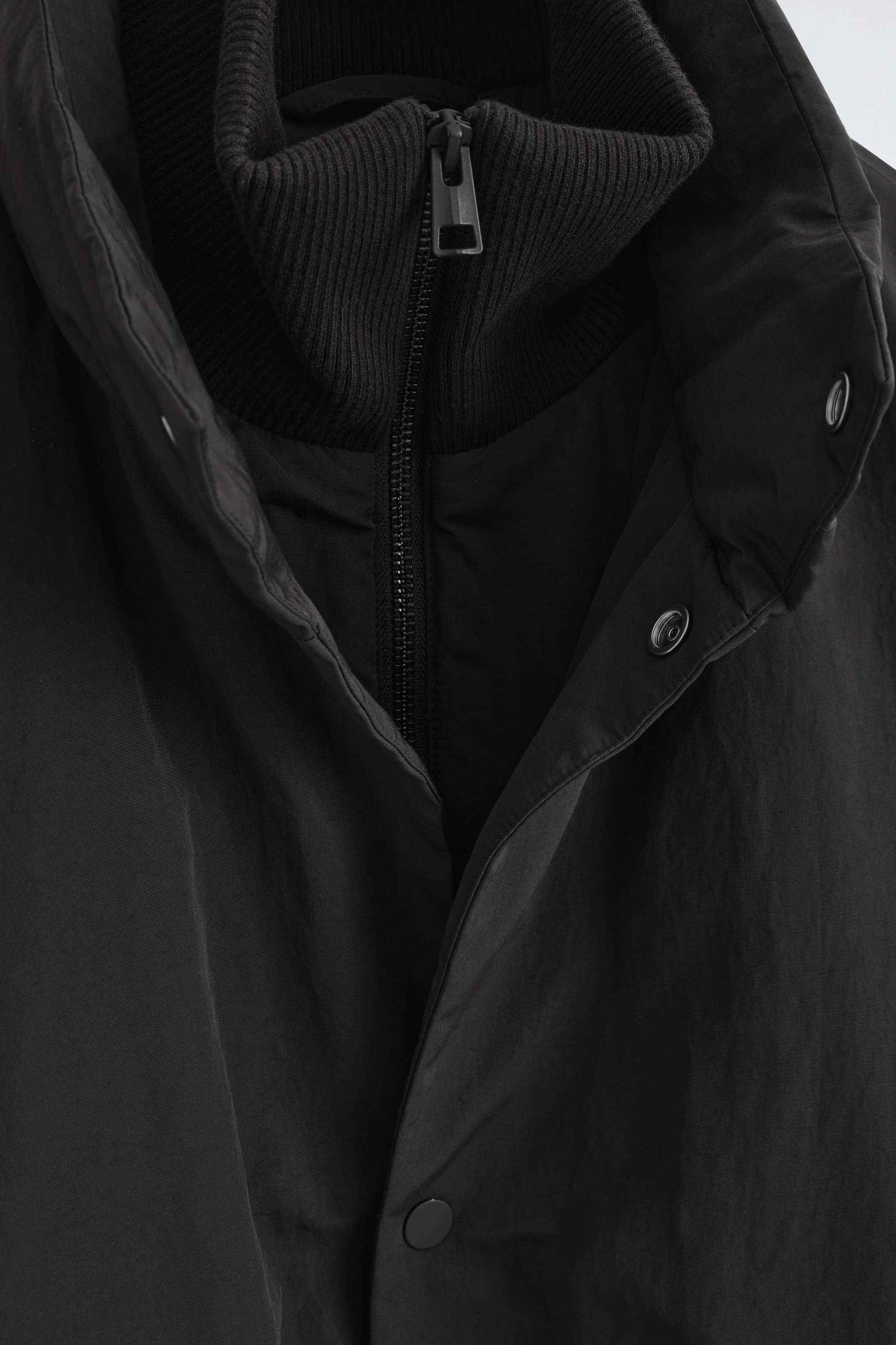 PADDED FUNNEL-NECK DOWN JACKET
