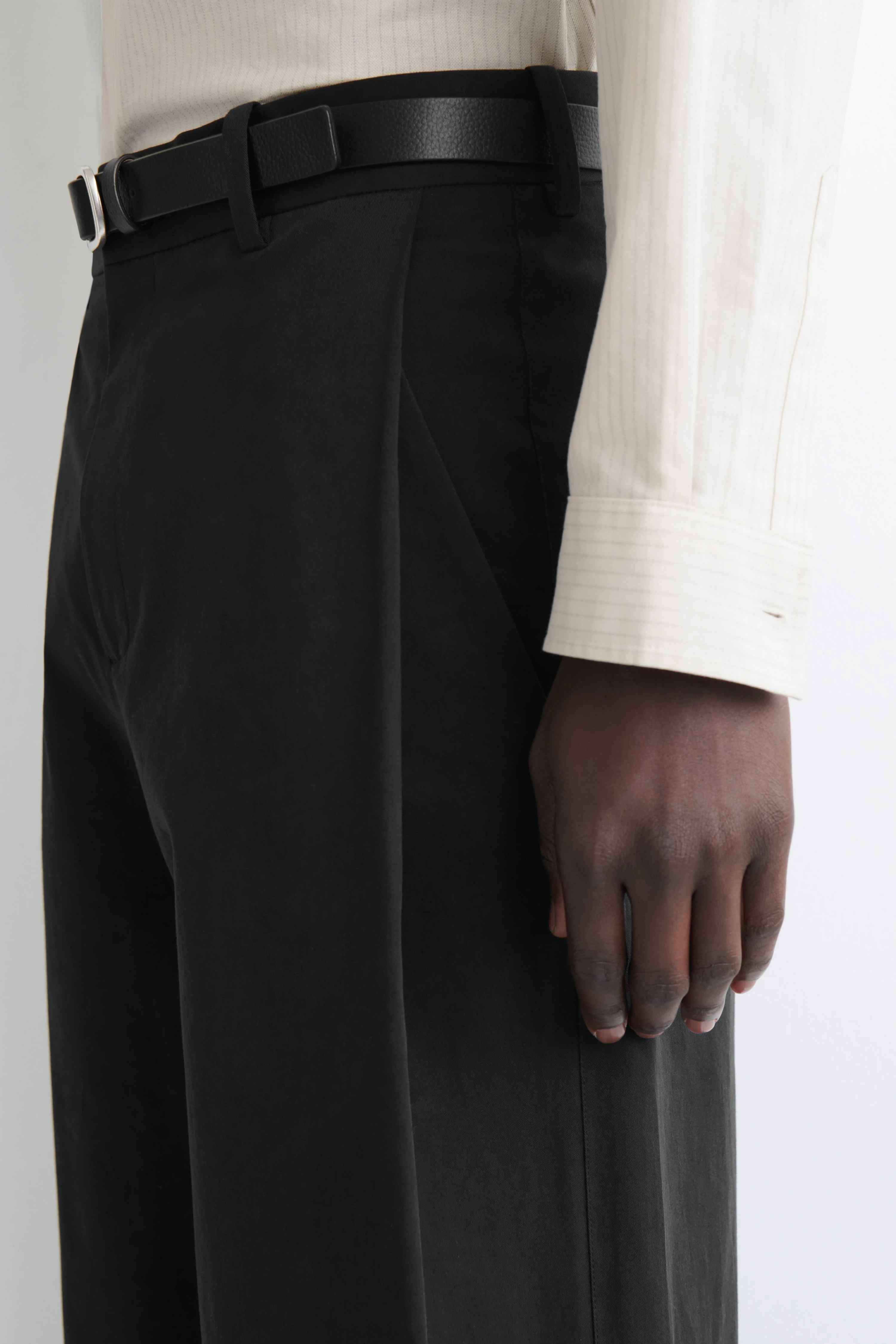 PLEATED COTTON RELAXED-FIT WIDE-LEG TROUSERS - 5