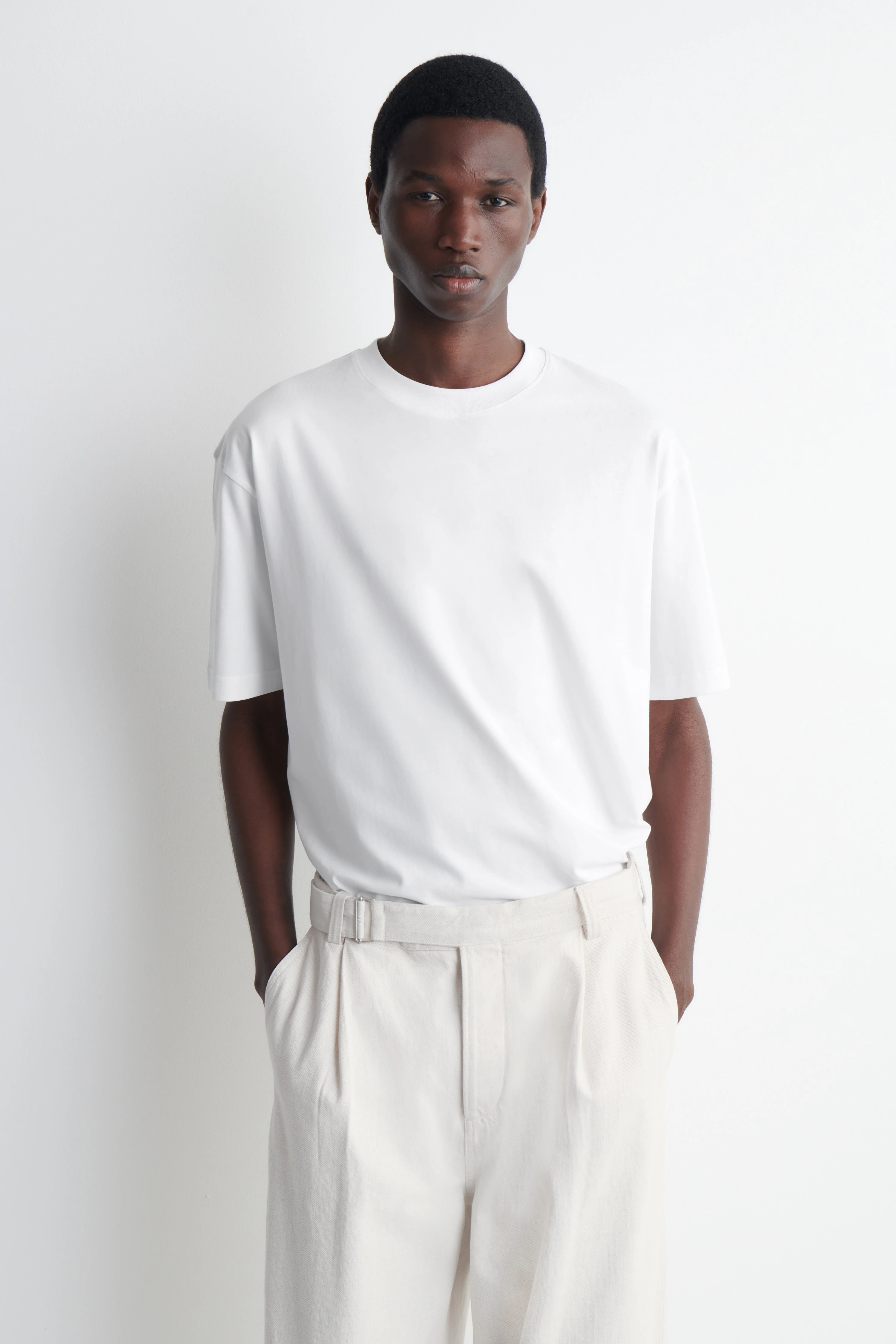 RELAXED LIGHTWEIGHT COTTON T-SHIRT