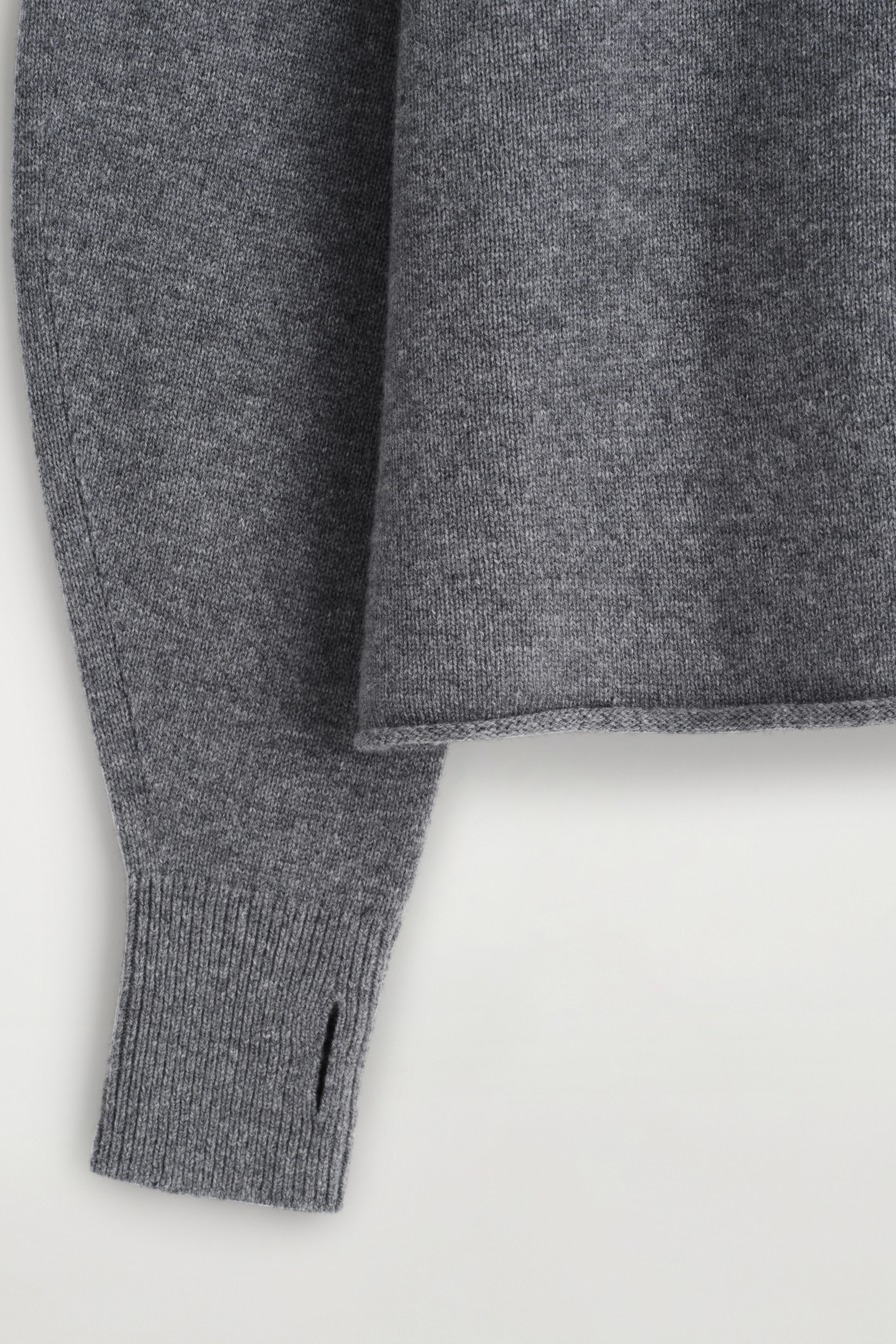 MERINO WOOL V-NECK JUMPER