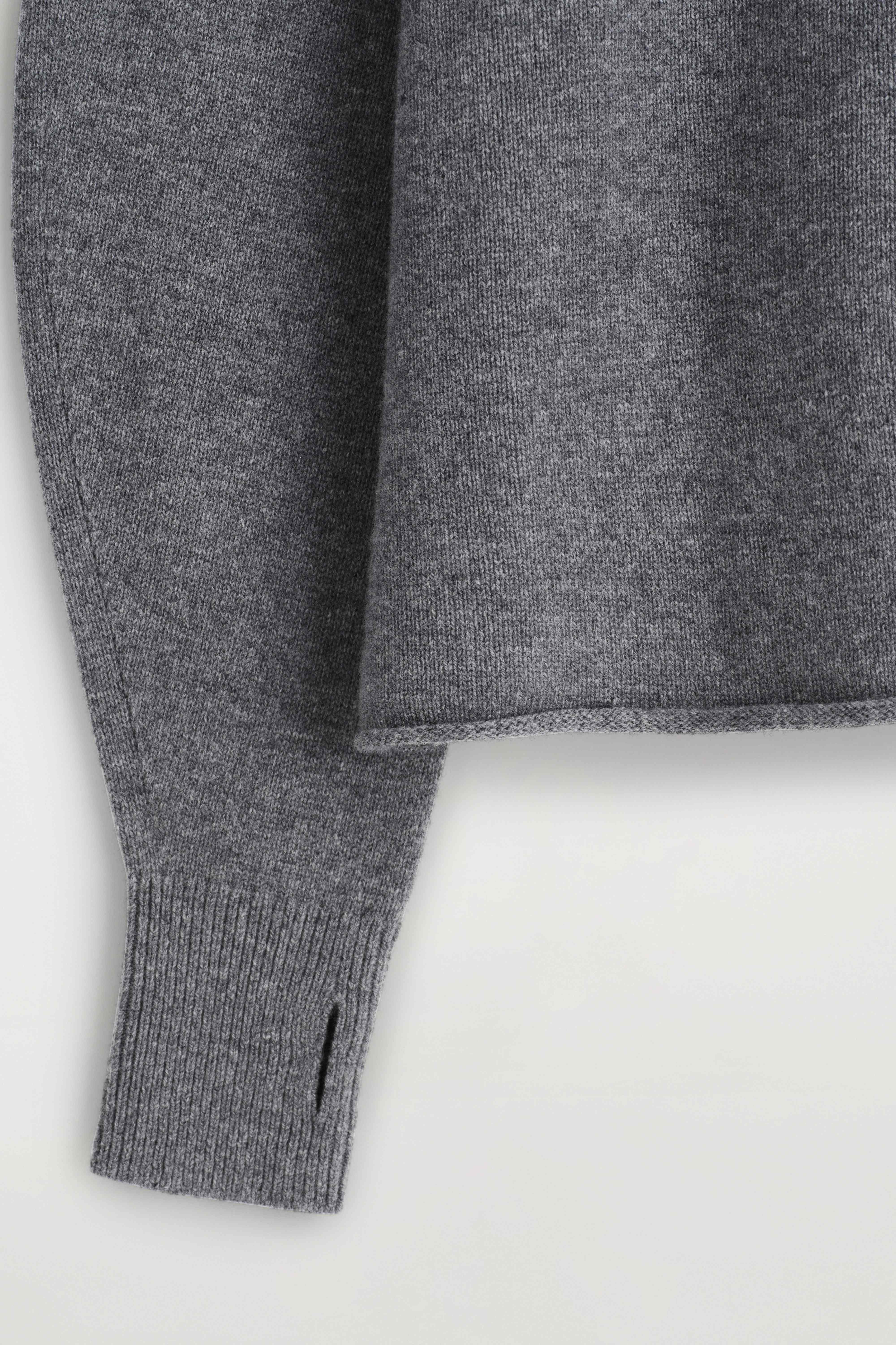 MERINO WOOL V-NECK JUMPER - 2