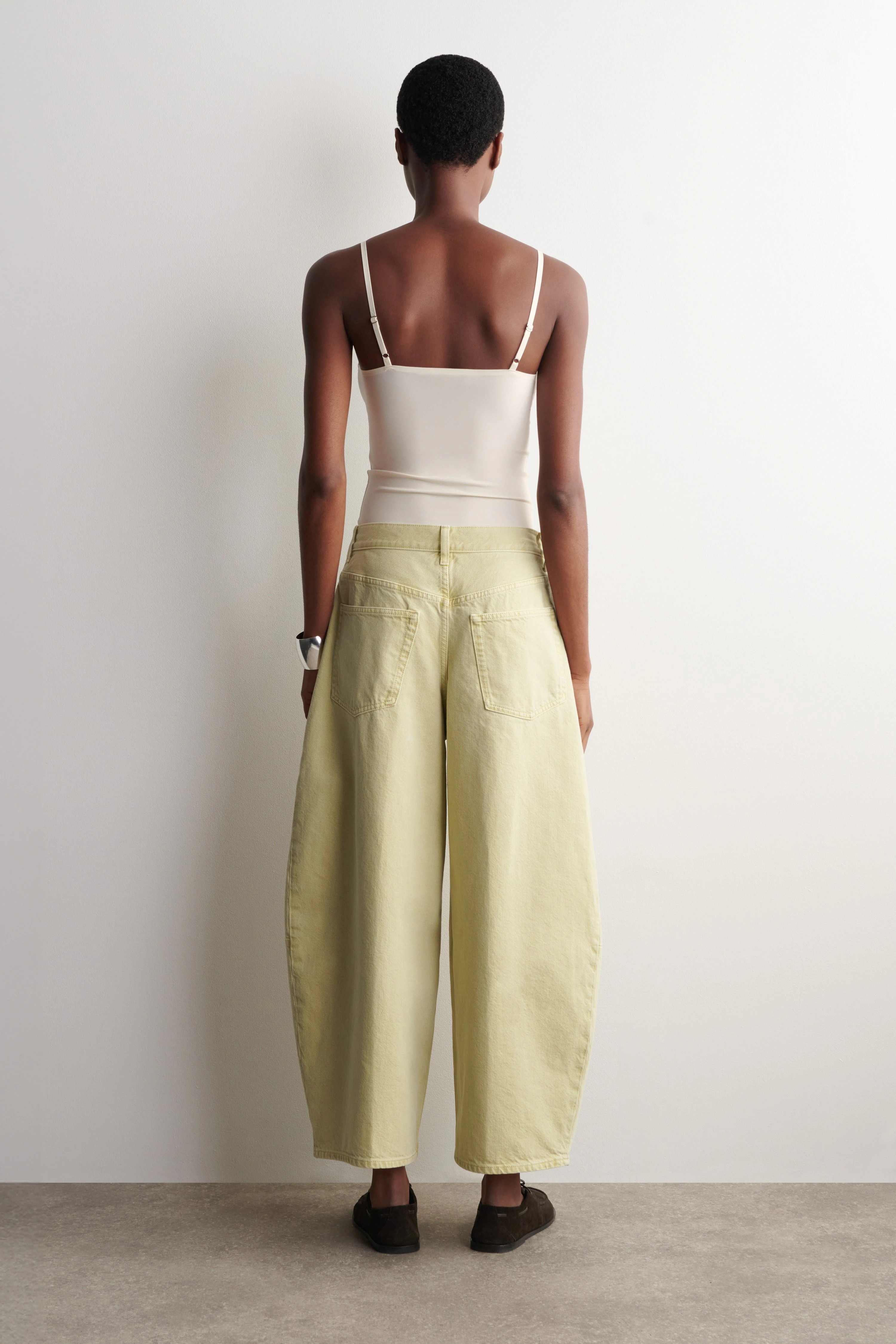 TWINE BARREL-LEG JEANS