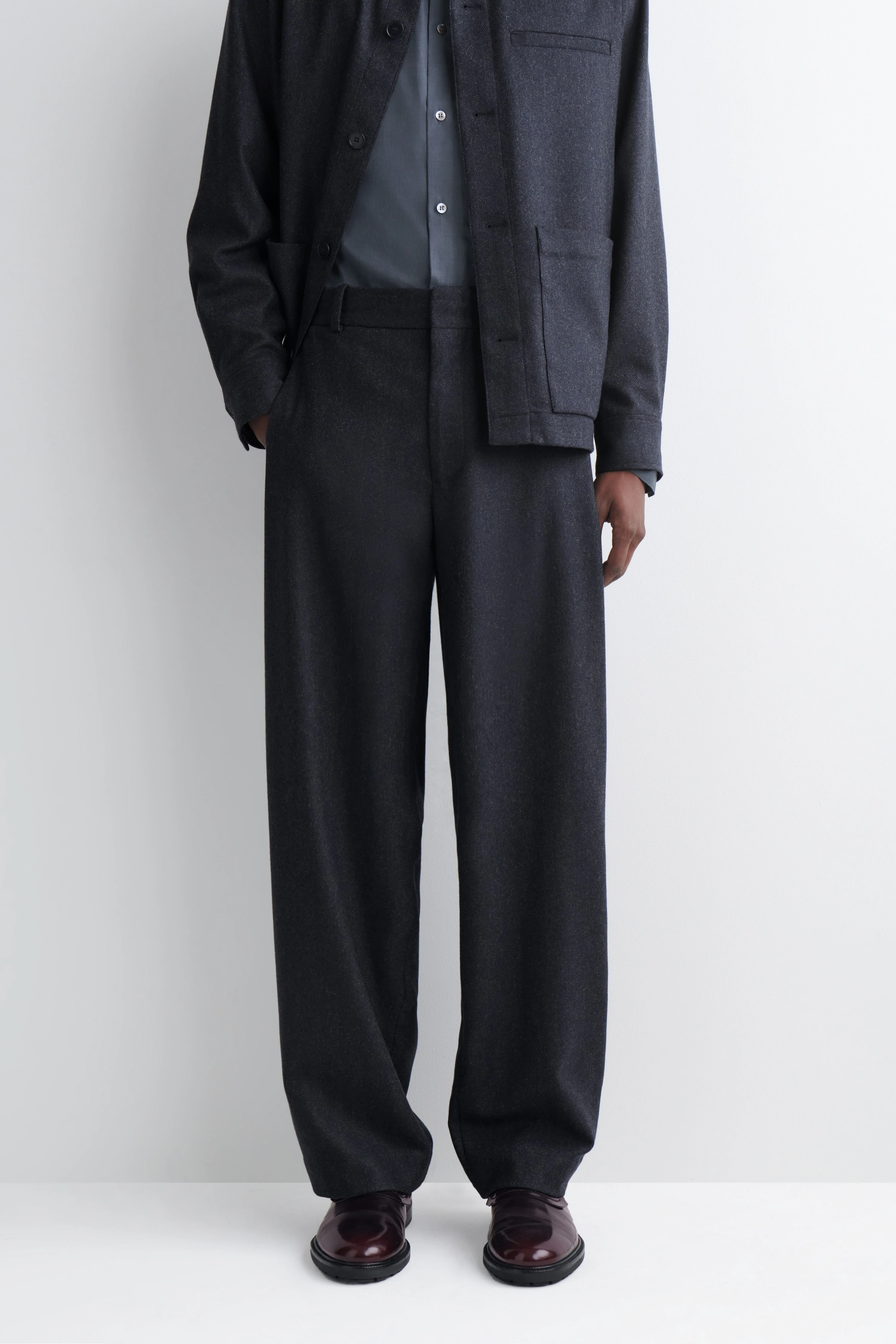 WOOL RELAXED-FIT TAPERED TROUSERS - 3