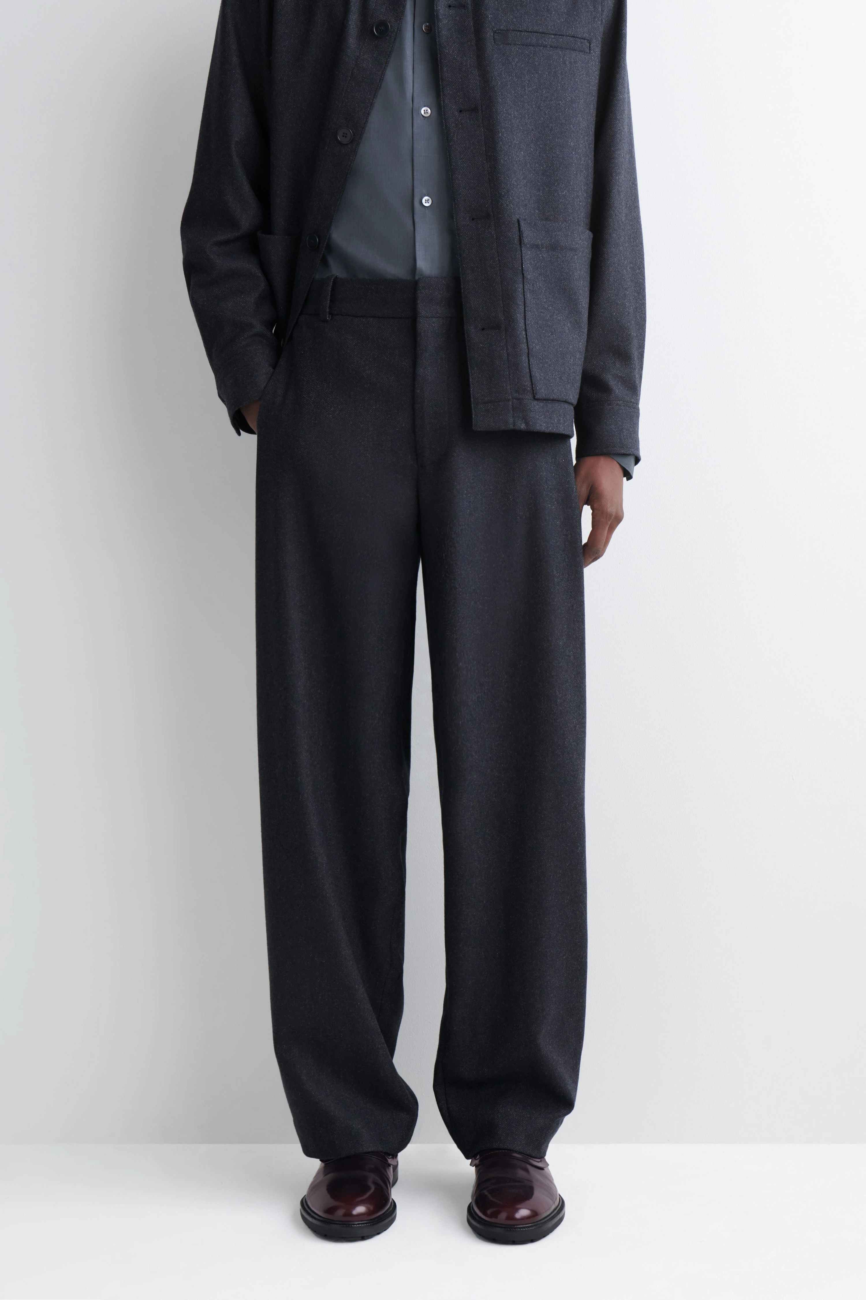 WOOL RELAXED-FIT TAPERED TROUSERS - 3