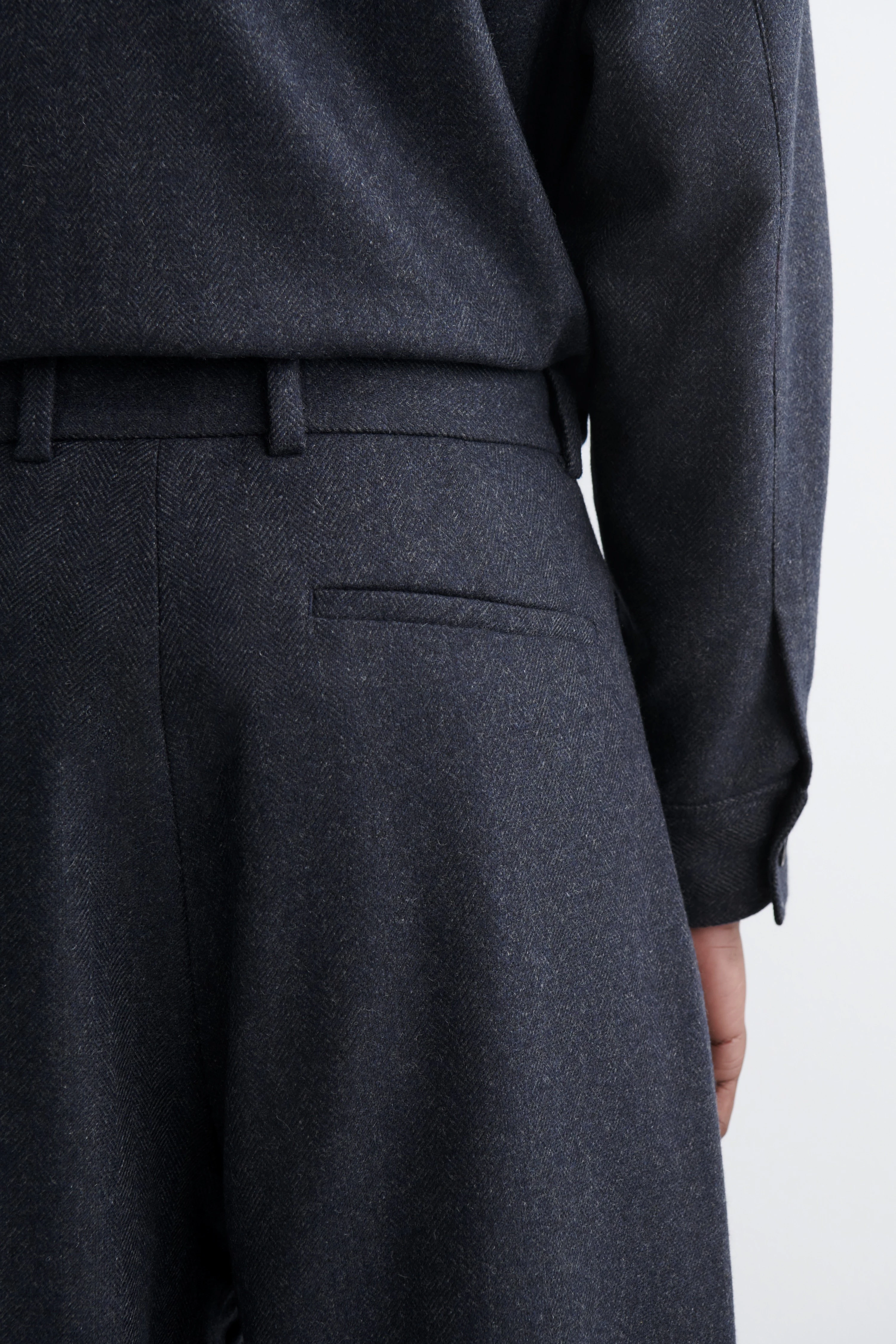 WOOL RELAXED-FIT TAPERED TROUSERS - 5