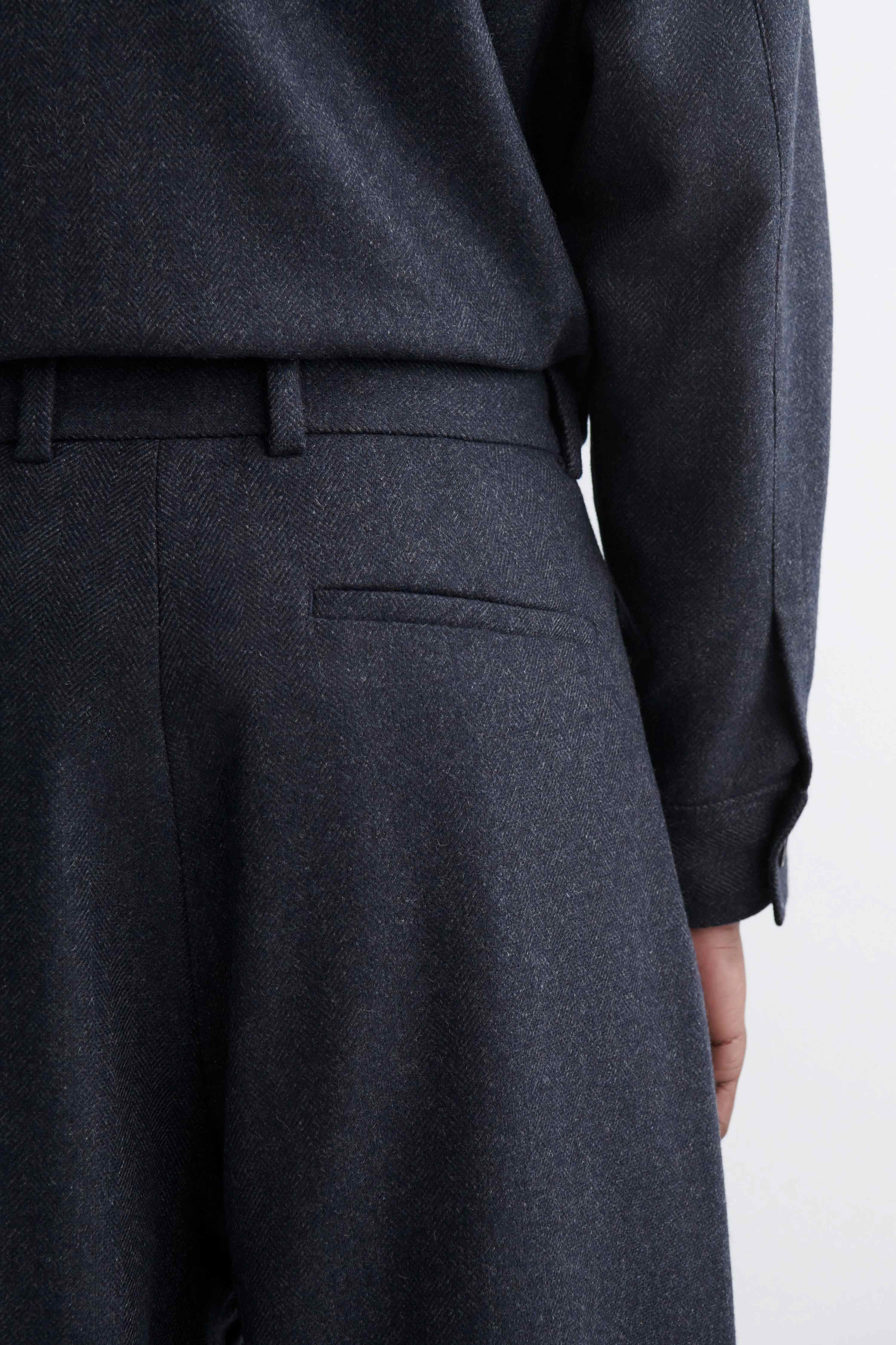 WOOL RELAXED-FIT TAPERED TROUSERS - 5